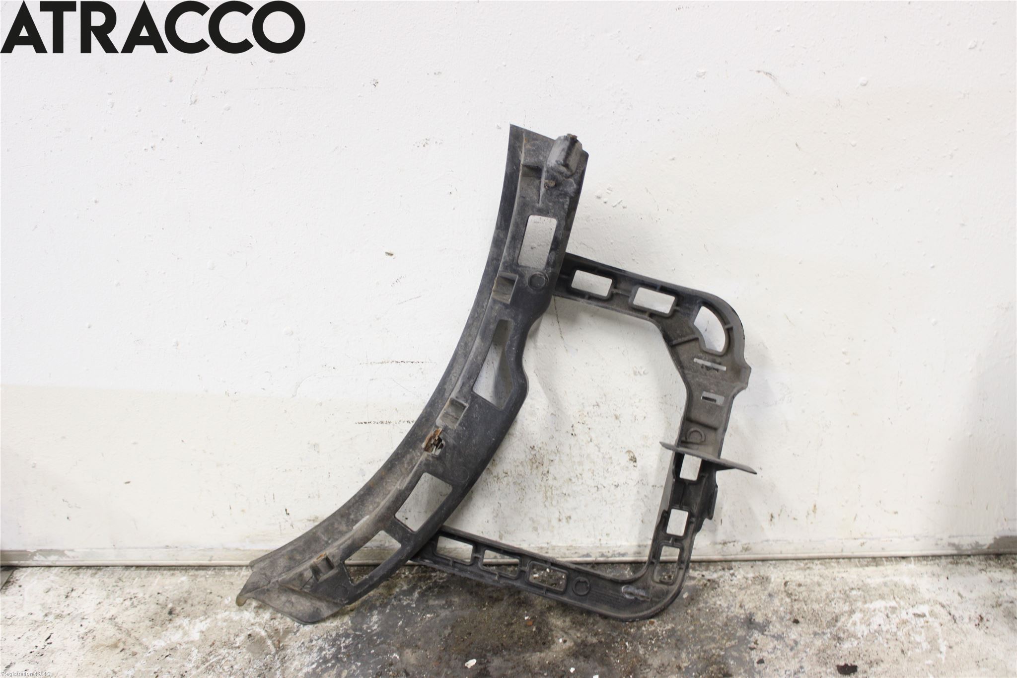 Volkswagen VW PASSAT 11-14 Støtfangerfeste Bak Venstre