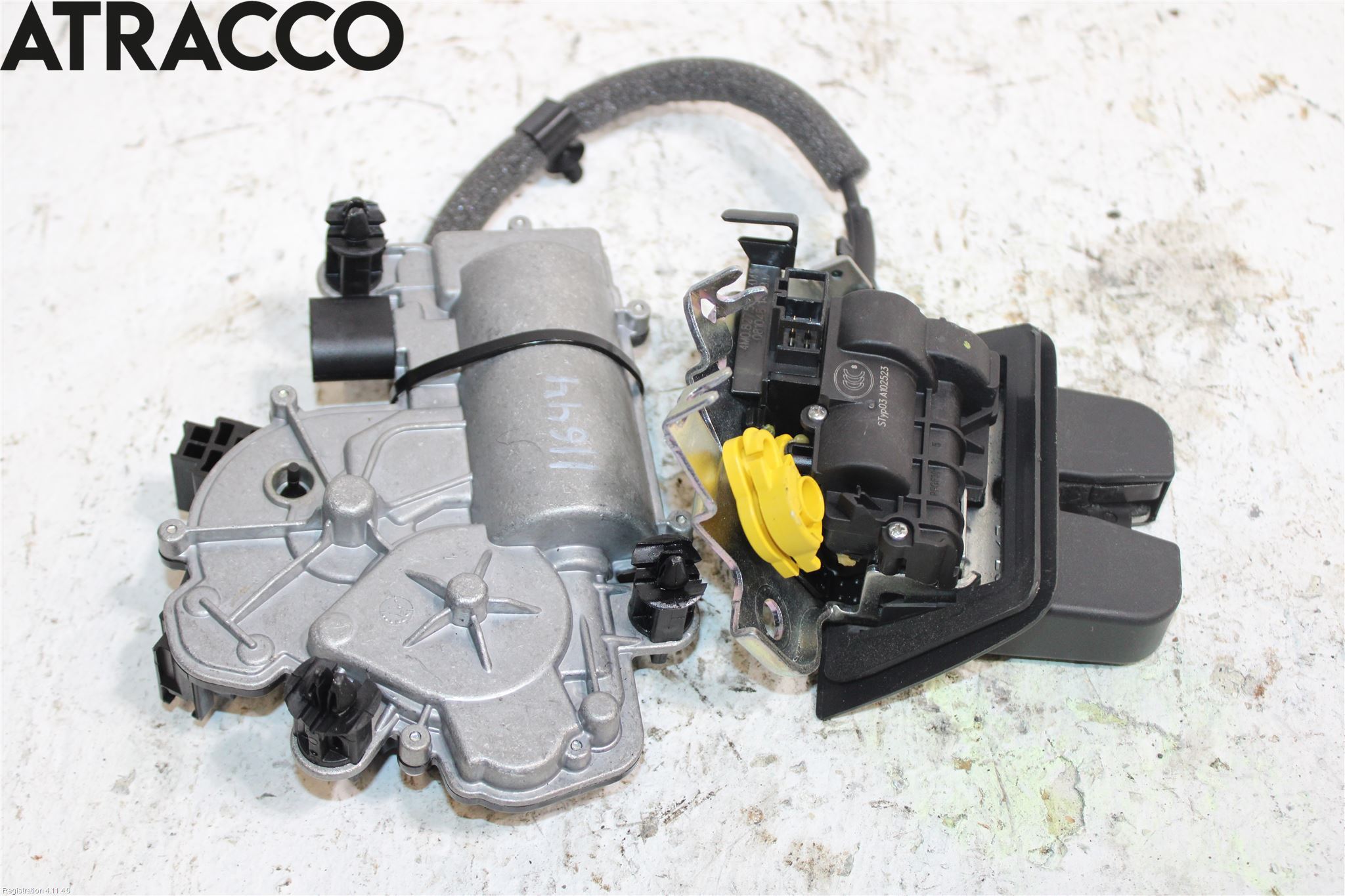 Audi A4/S4 B9 16-19 Bakluke-Lokk Låsekasse