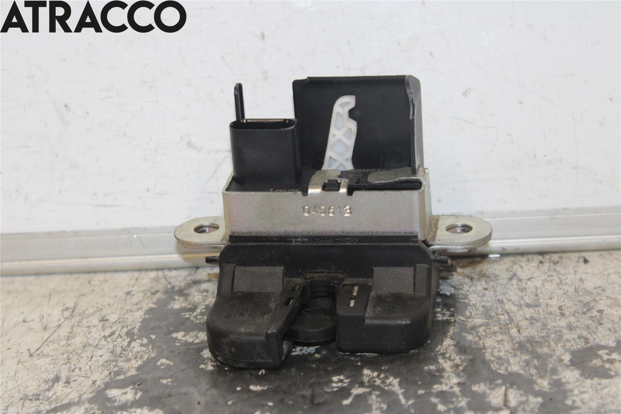 Volkswagen VW GOLF / E-GOLF VII 13-20 Bakluke-Lokk Låsekasse