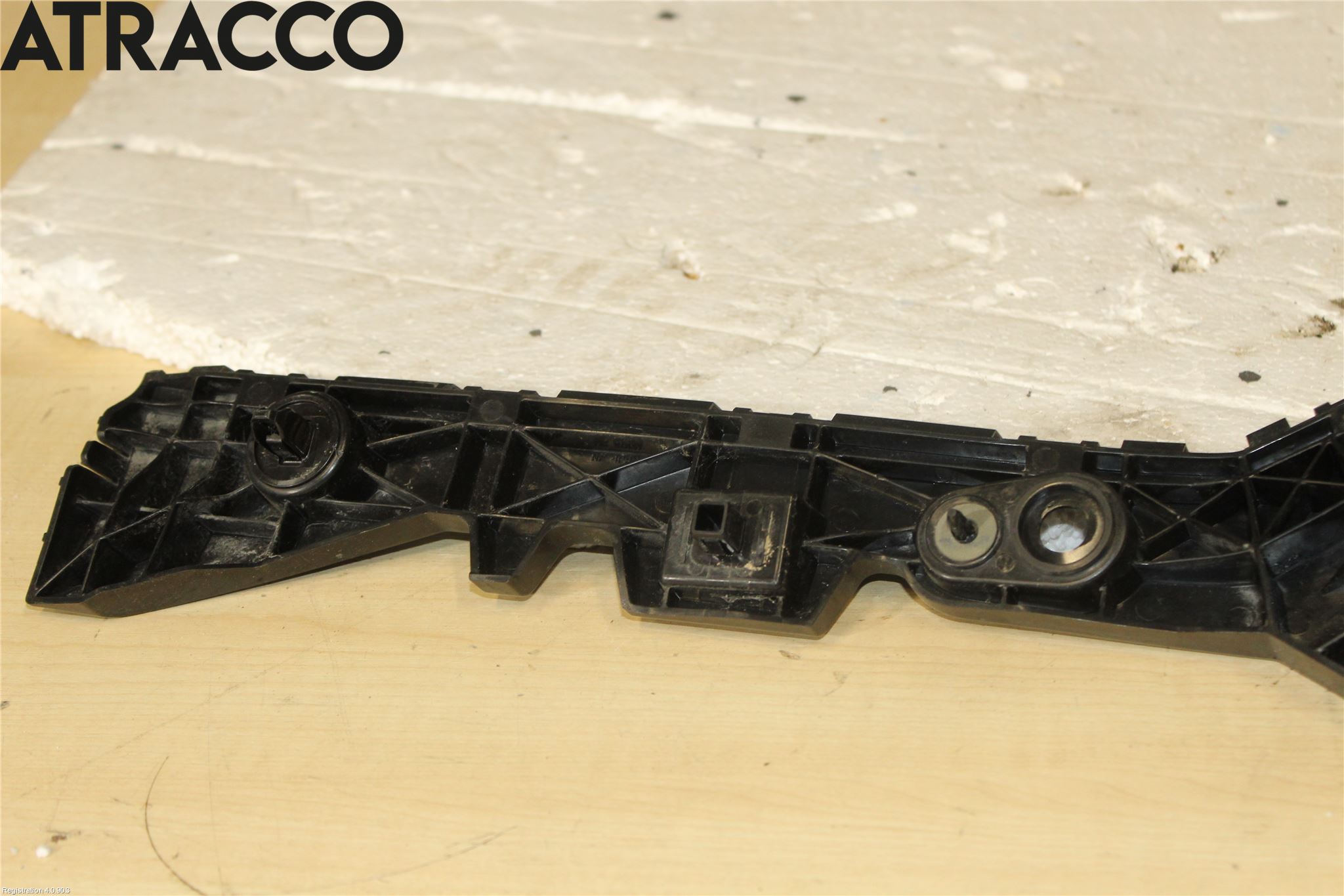 Mazda 3 III 14-19 Støtfangerfeste Bak Venstre