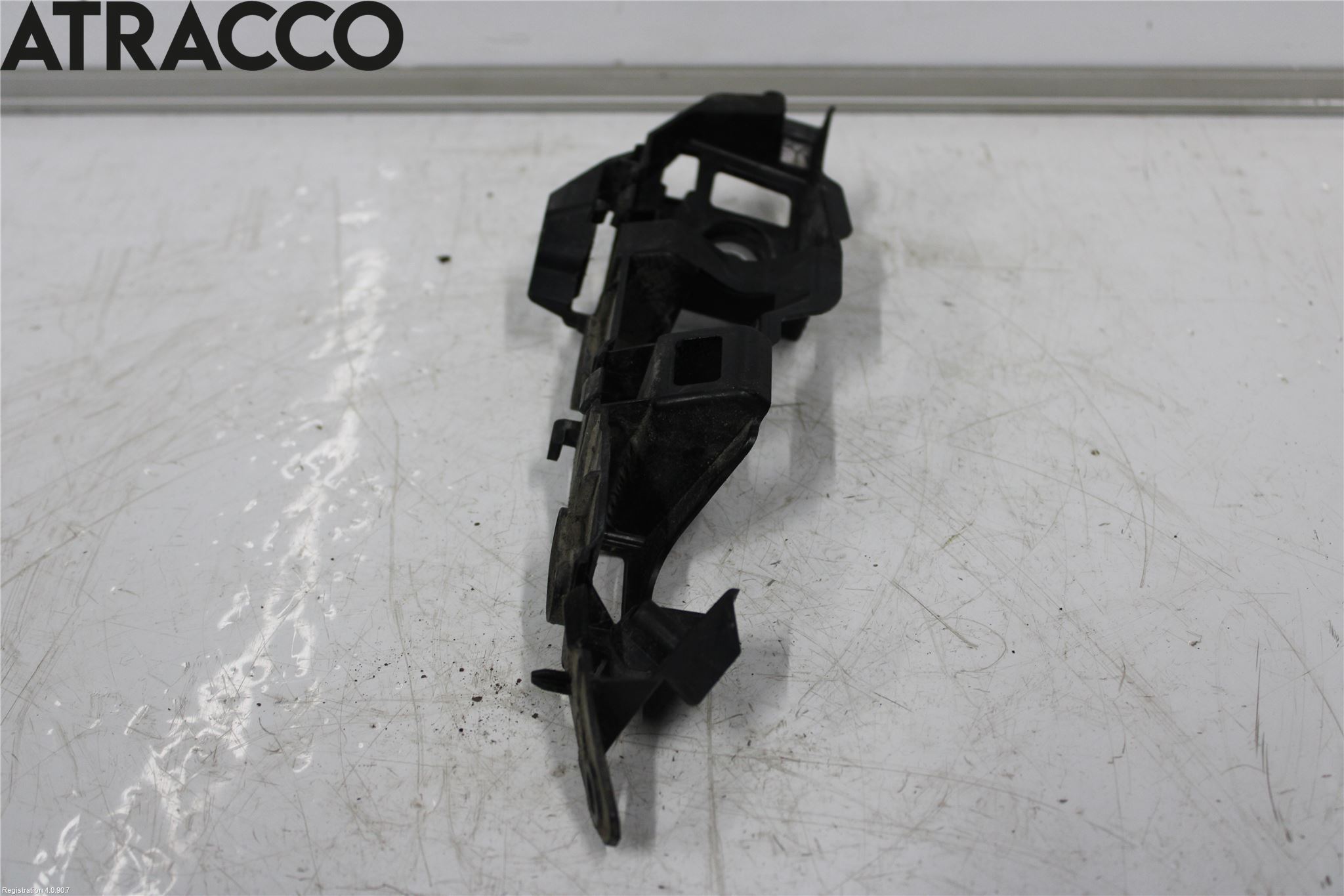 Volkswagen VW GOLF / E-GOLF VII 13-20 Støtfangerfeste Foran Høyre