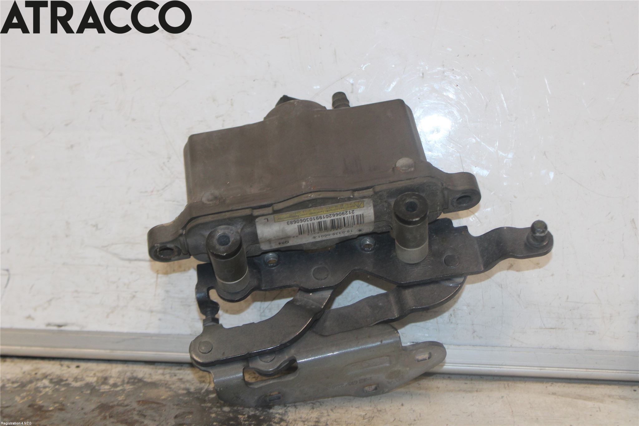 Mercedes-Benz MB E-KLASS (W212) 09-16 Panser Hengsel - Hengsler