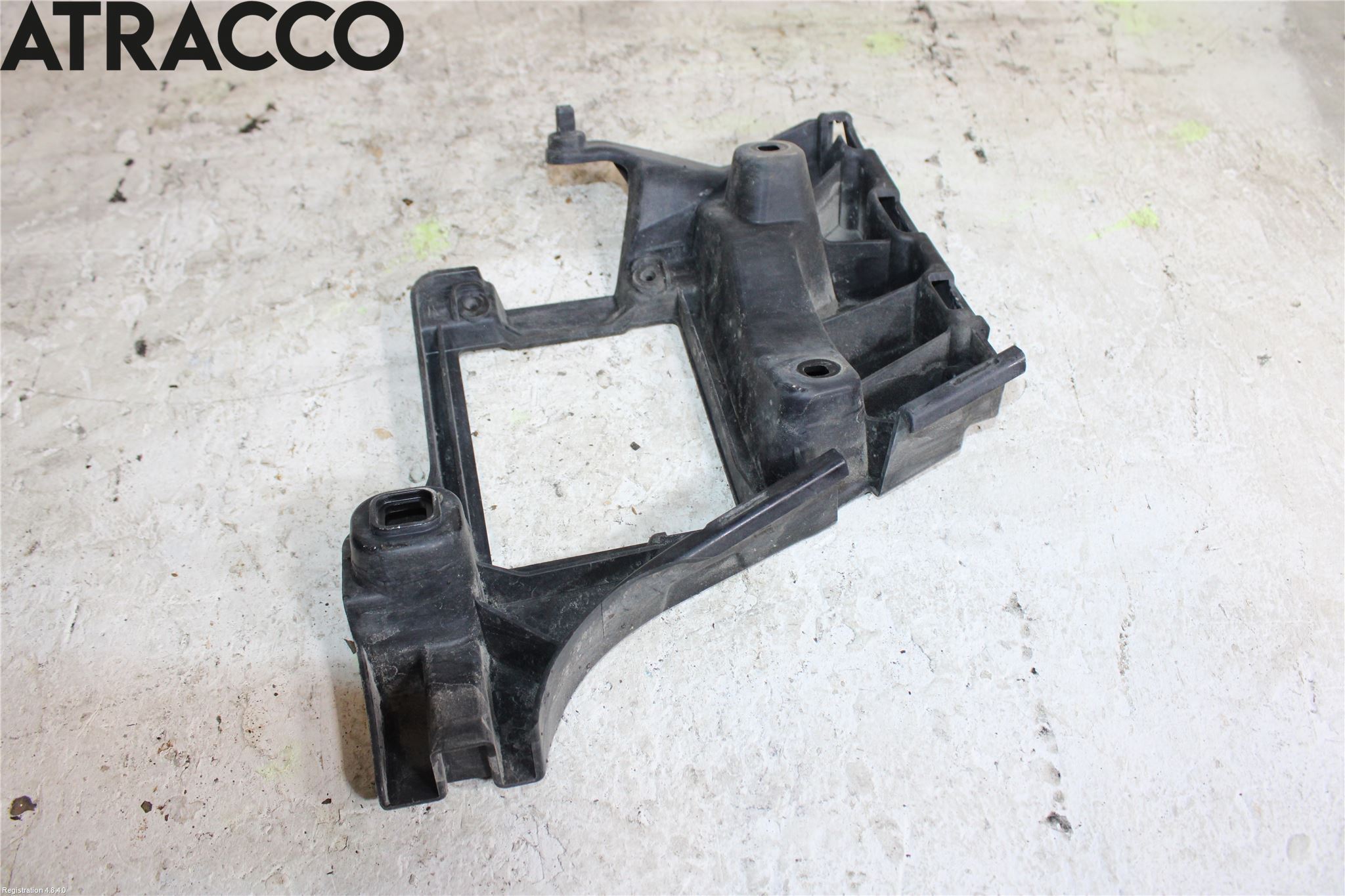 Audi A6 ALLROAD 12-18 Støtfangerfeste Bak Høyre