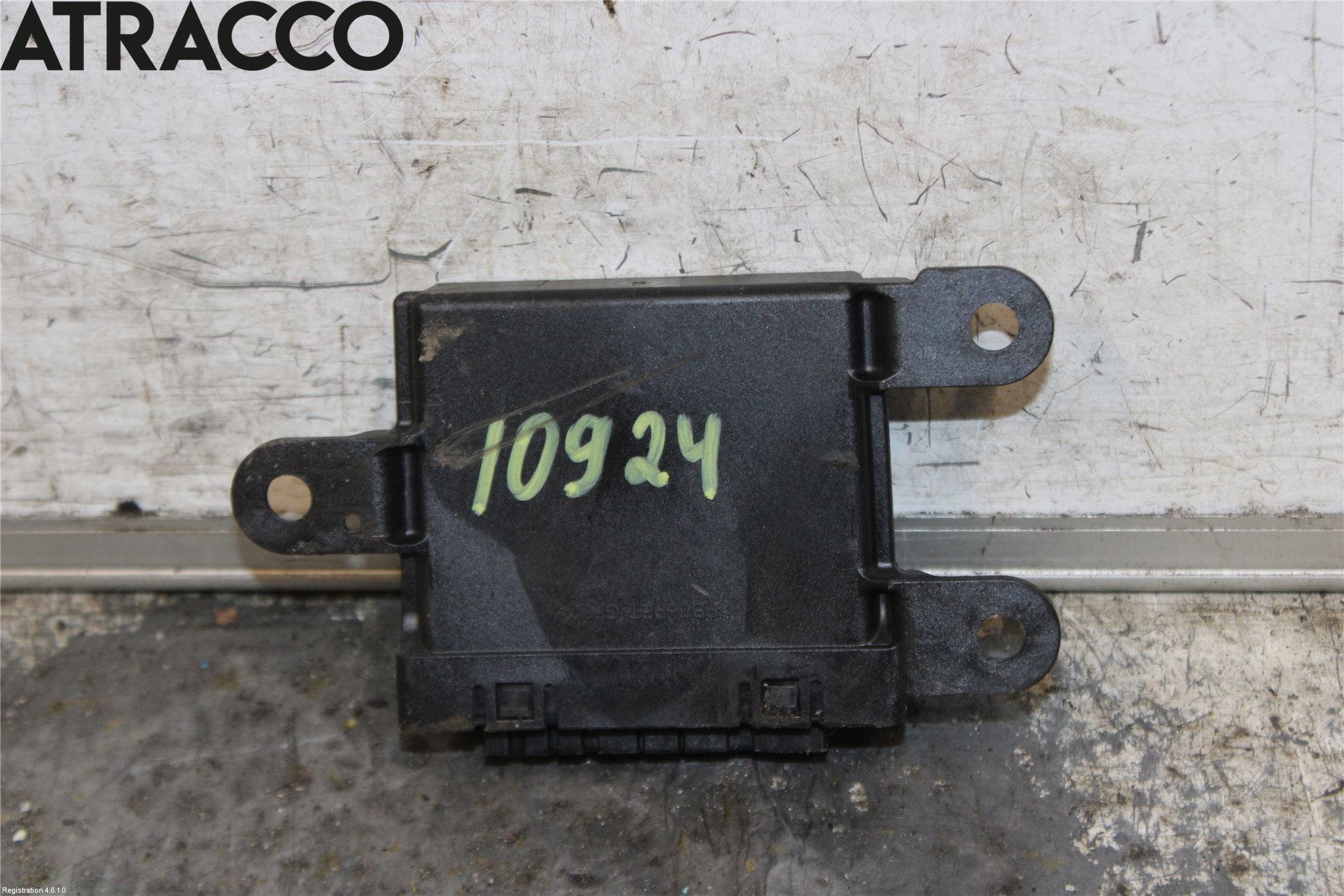 Tesla MODEL S 13- Styreenhet Parkering