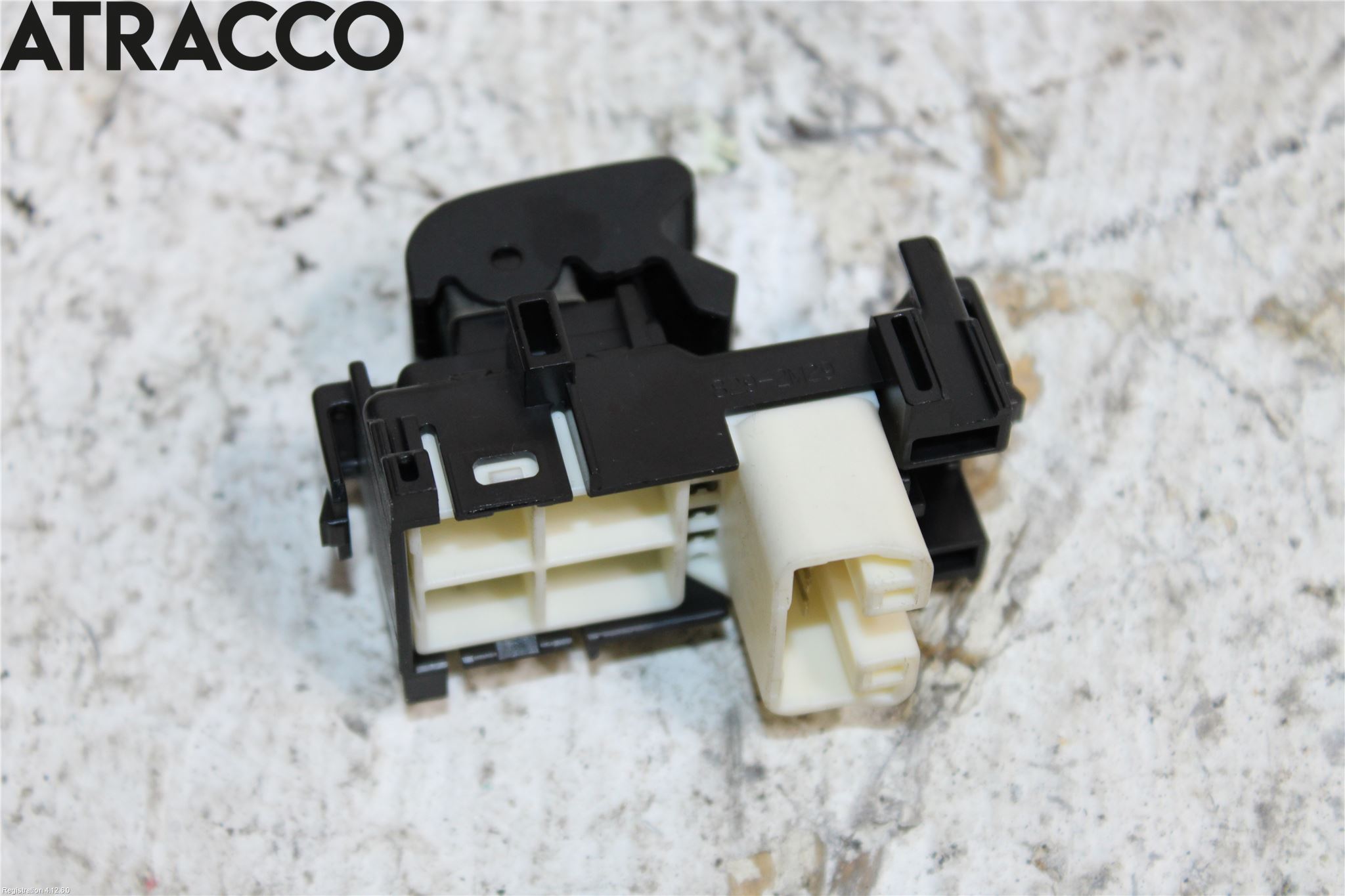 Toyota YARIS XP130 12-14 Bryter Vindusheis