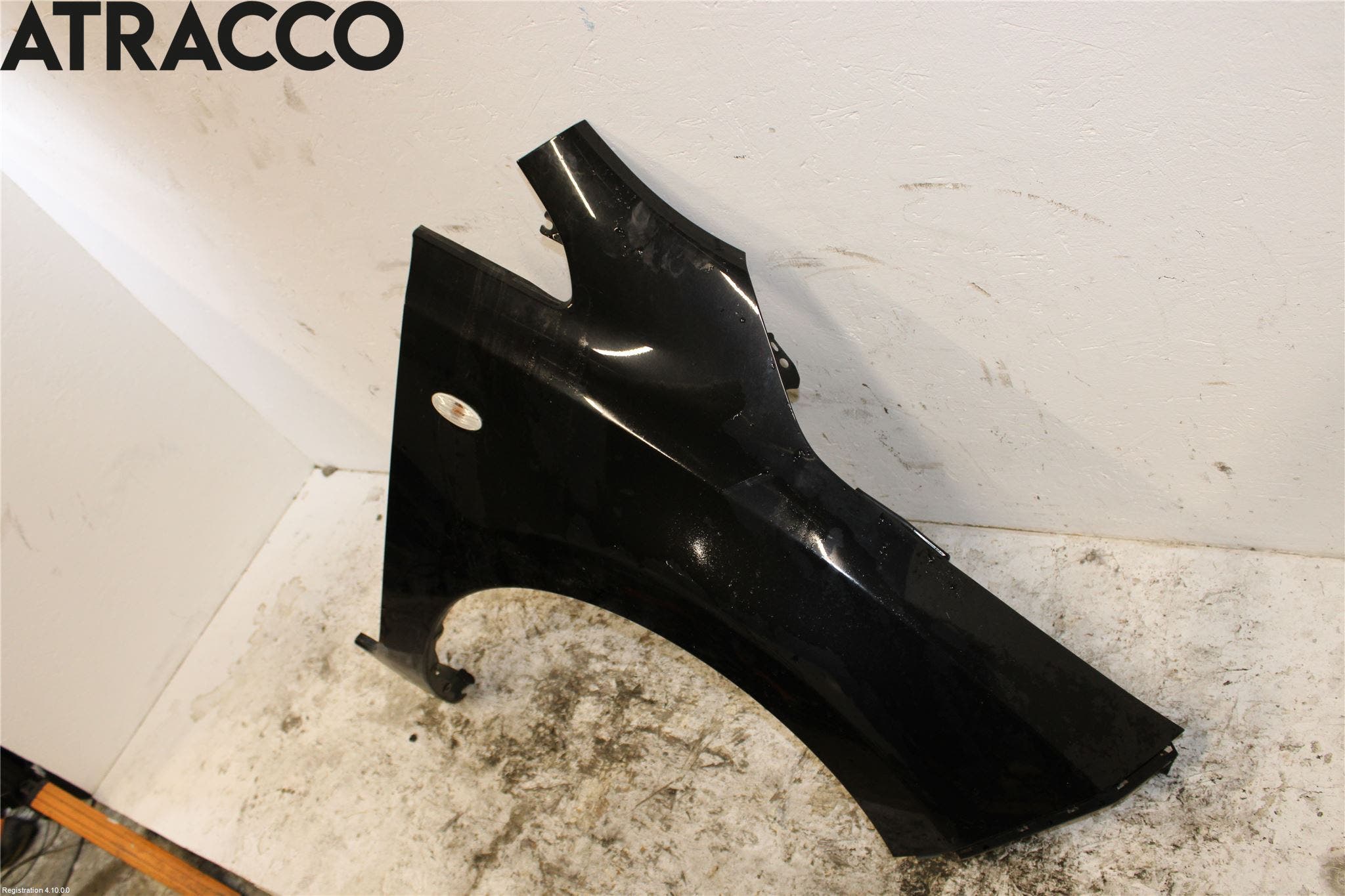 Nissan LEAF 11-17 Skjerm Foran Høyre