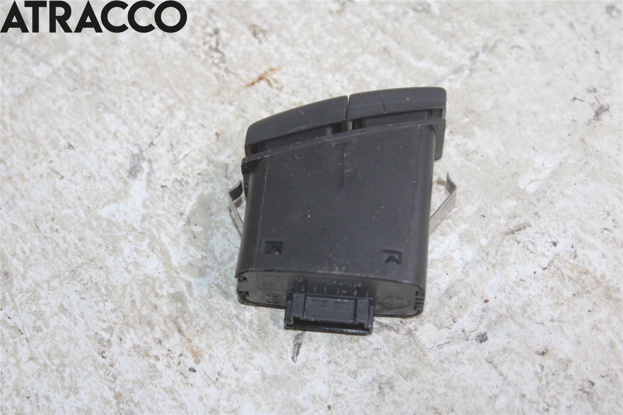 BMW X3 E83     03-10 Bryter Varsel (Nødblink)