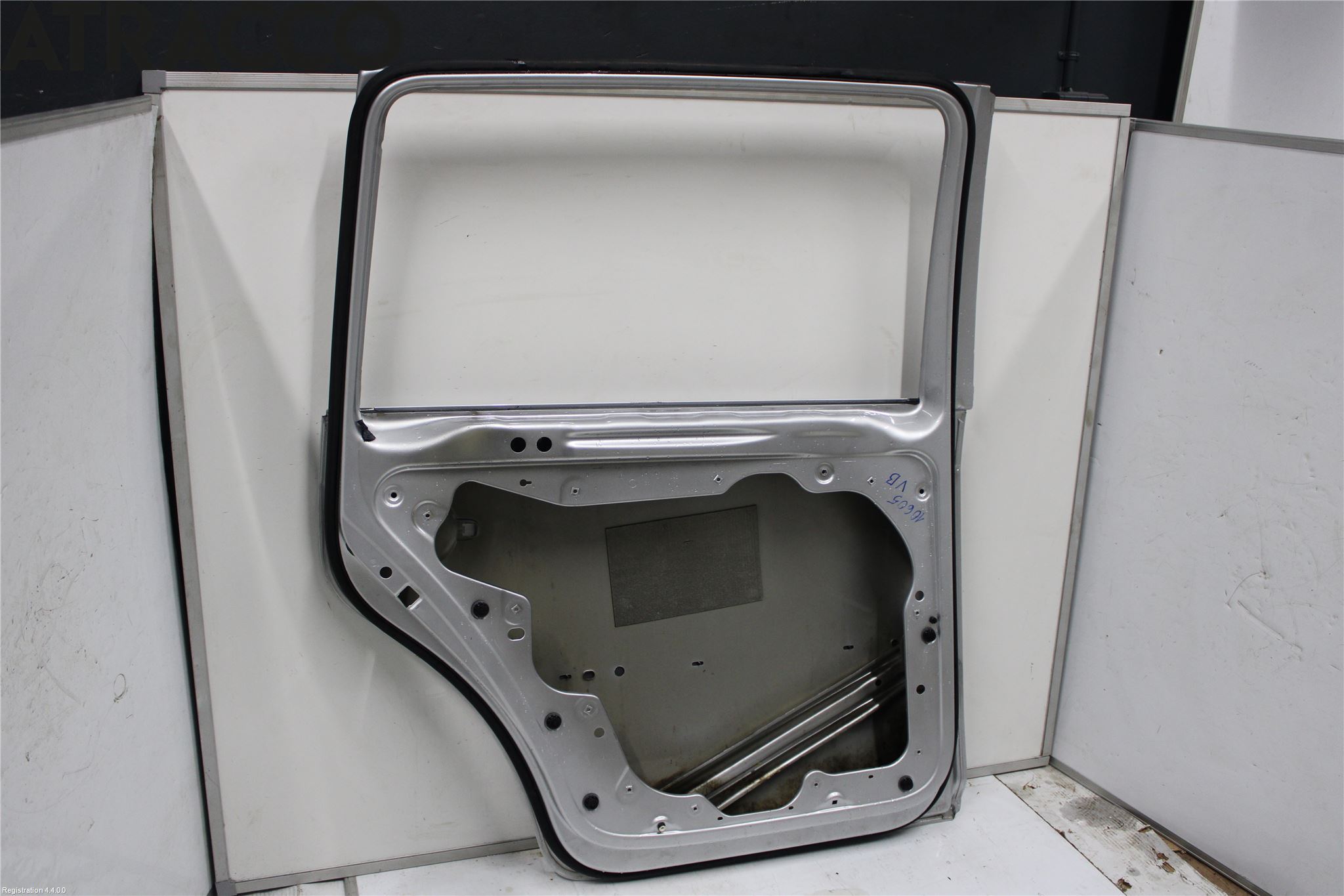 Volkswagen VW TOURAN 03-10 Dør 4D Bak Venstre