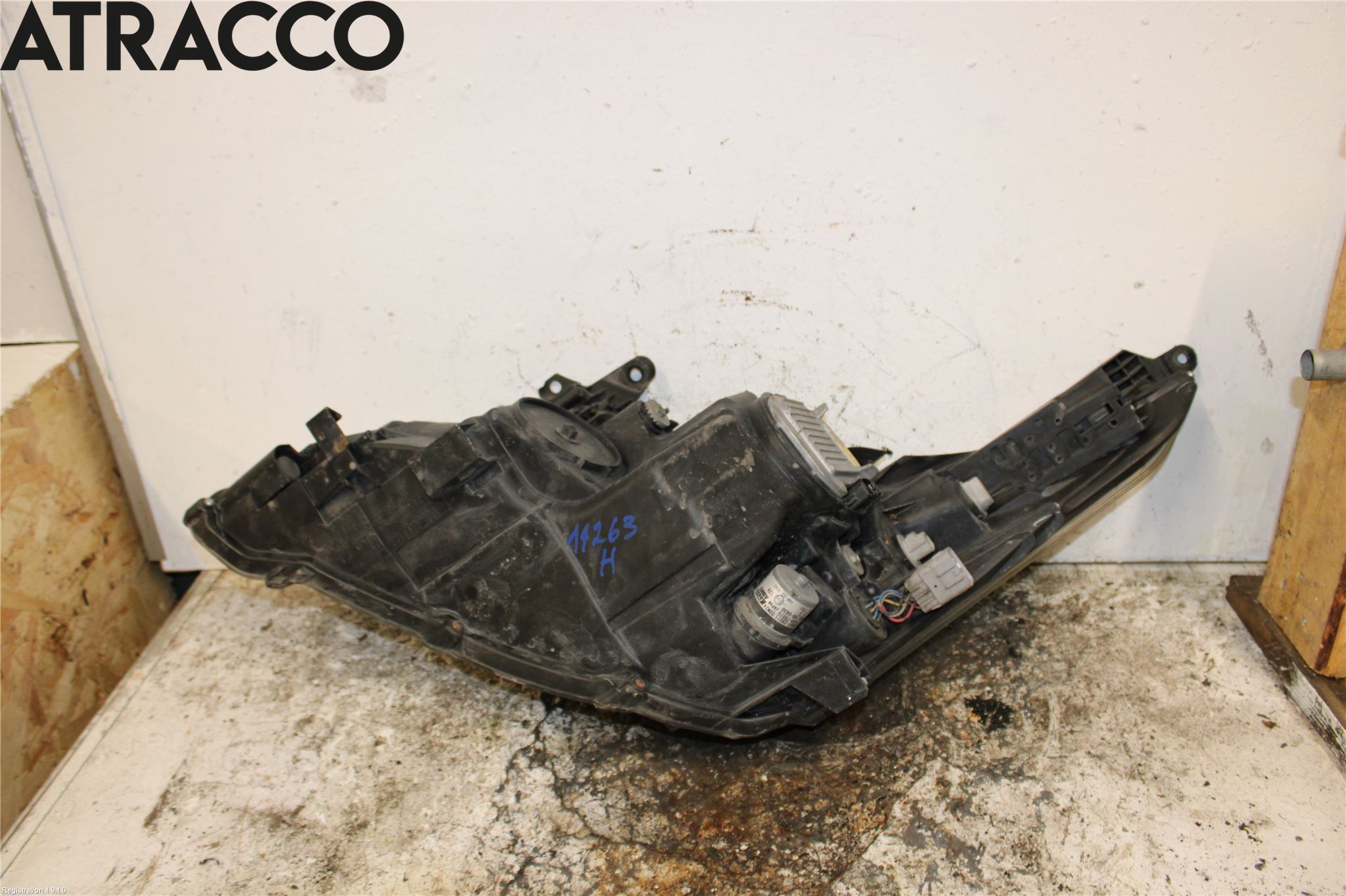 Toyota AVENSIS 09-15 Frontlykt Høyre