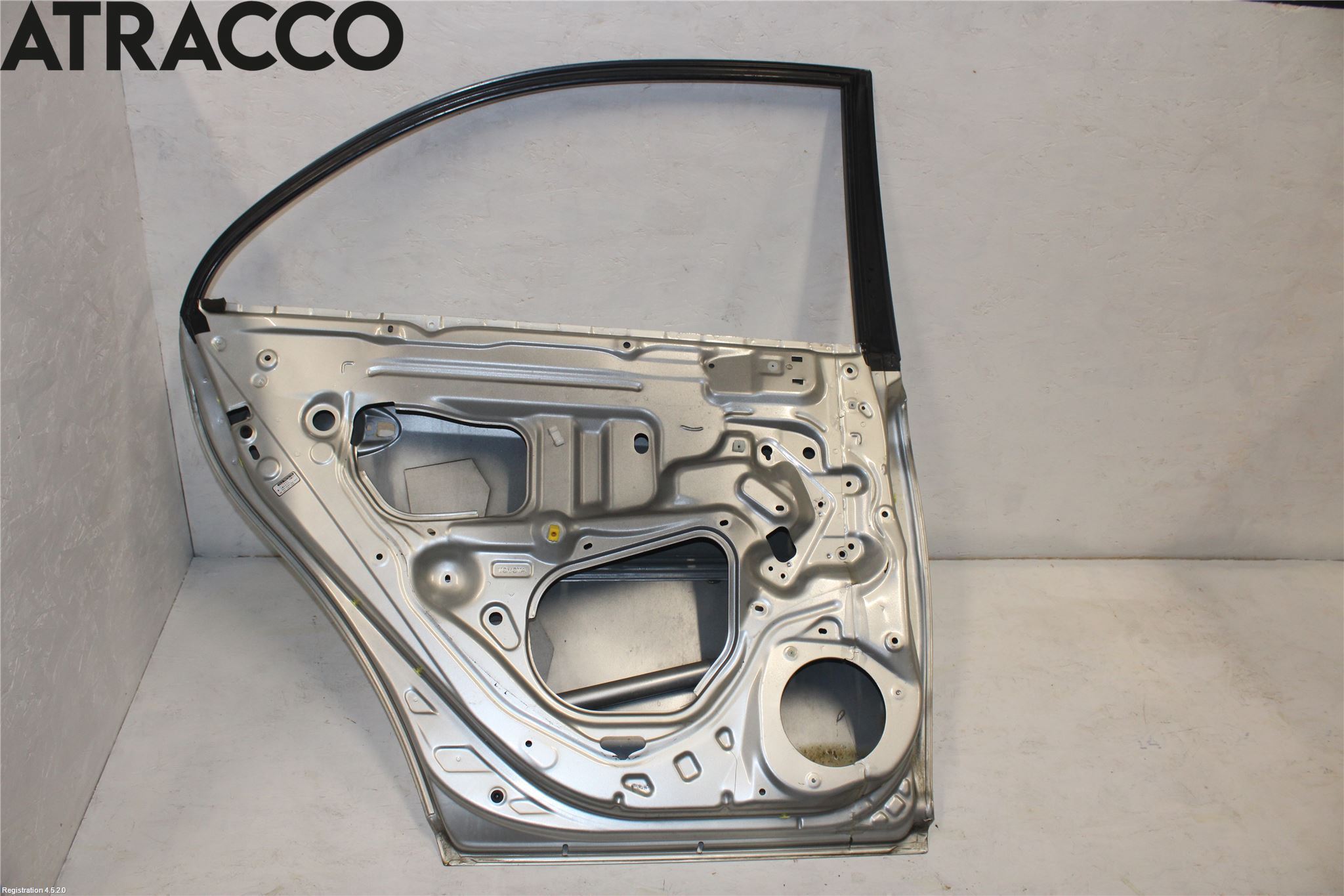 Toyota AVENSIS 03-06 Dør 4D Bak Venstre