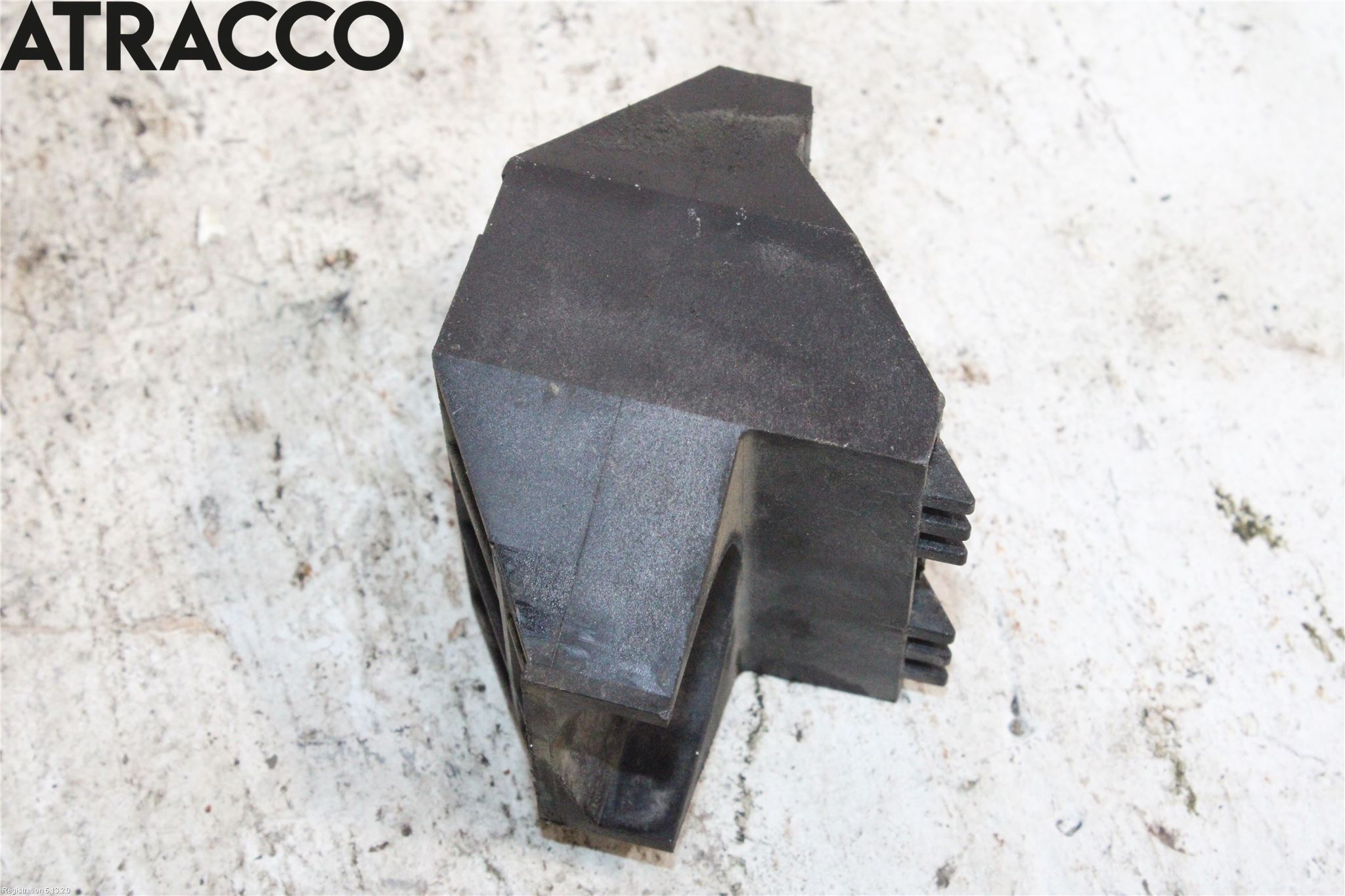 BMW 3 E46      98-05 Radiator Feste - Ramme - Bjelk