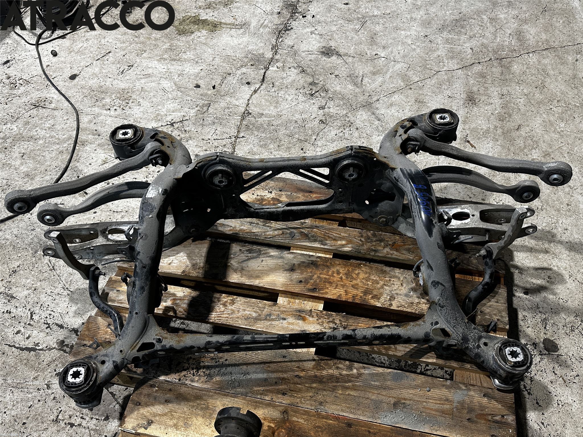 Volkswagen VW AMAROK T1 23- Forstillingsbjelke(Tvergående)