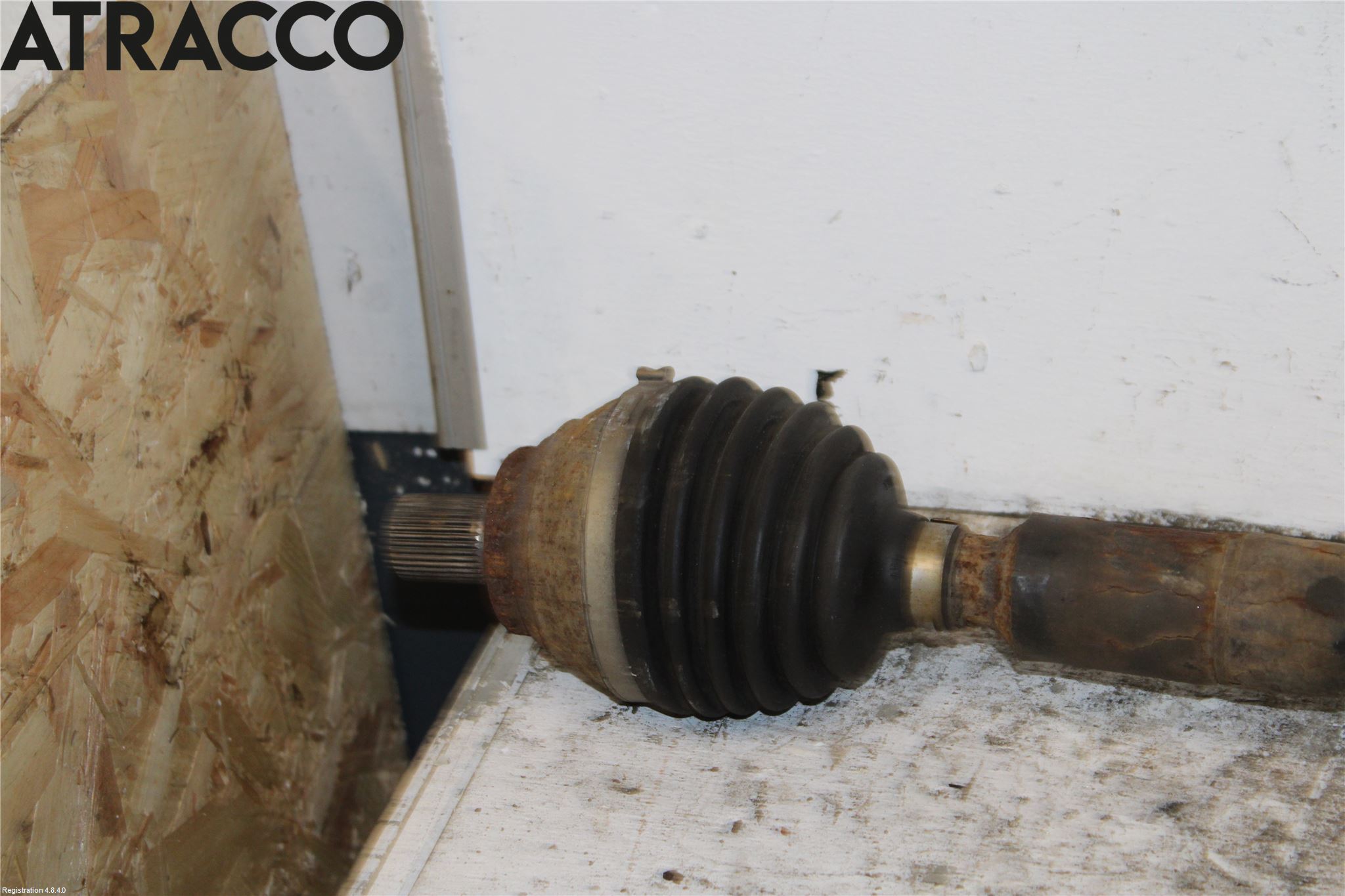 Volkswagen VW CADDY 11-15 Drivaksel Foran Kompl Høyre