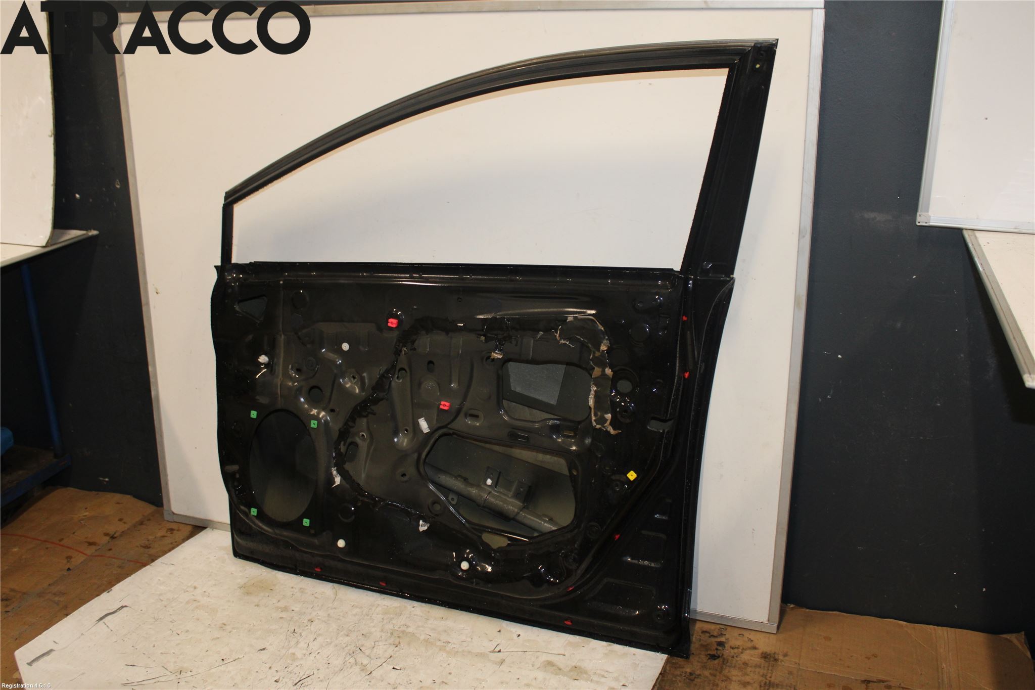 Toyota AVENSIS 09-15 Dør 4D Foran Høyre