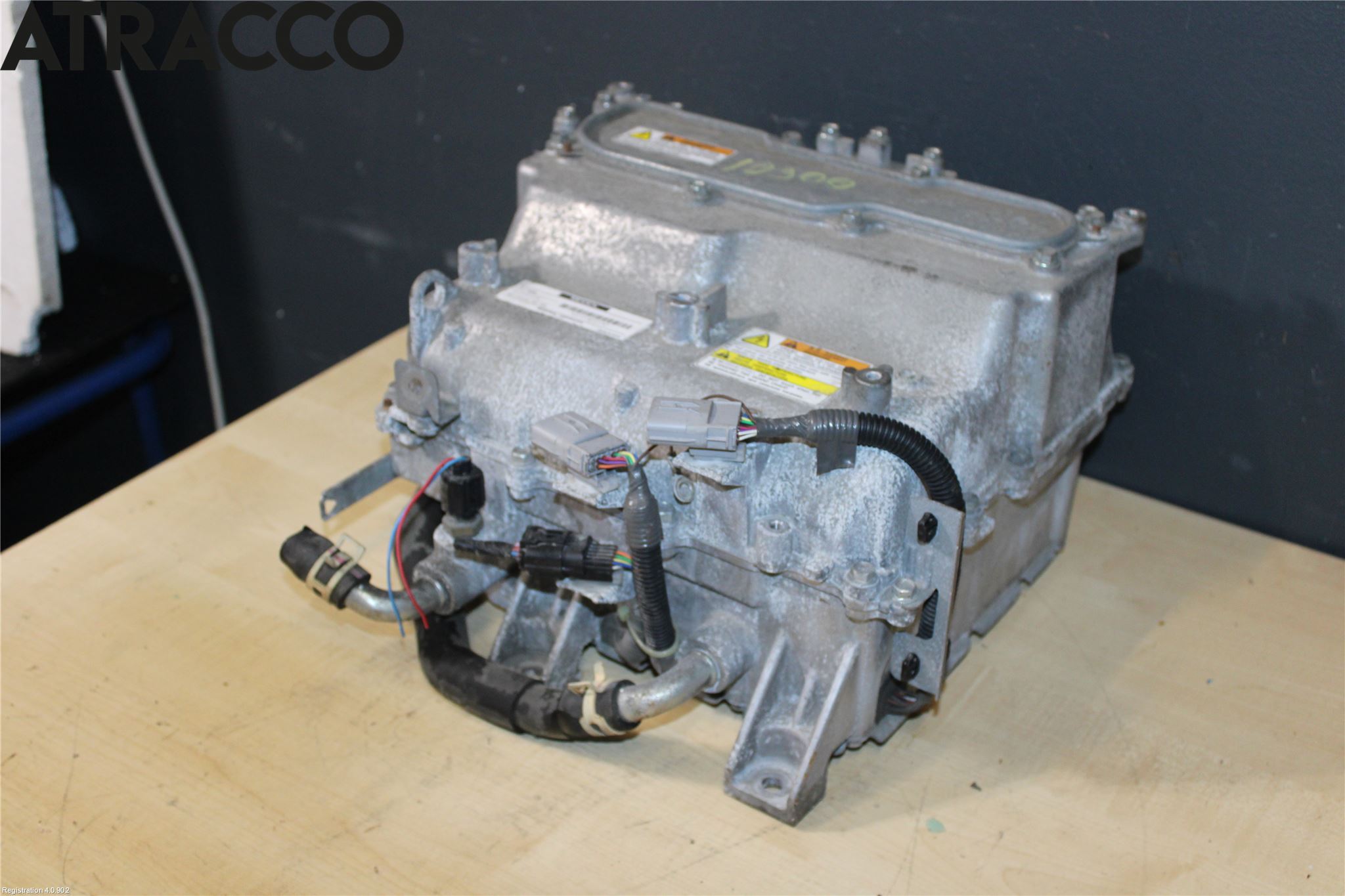 Mitsubishi OUTLANDER 13-21 Hybridconverter