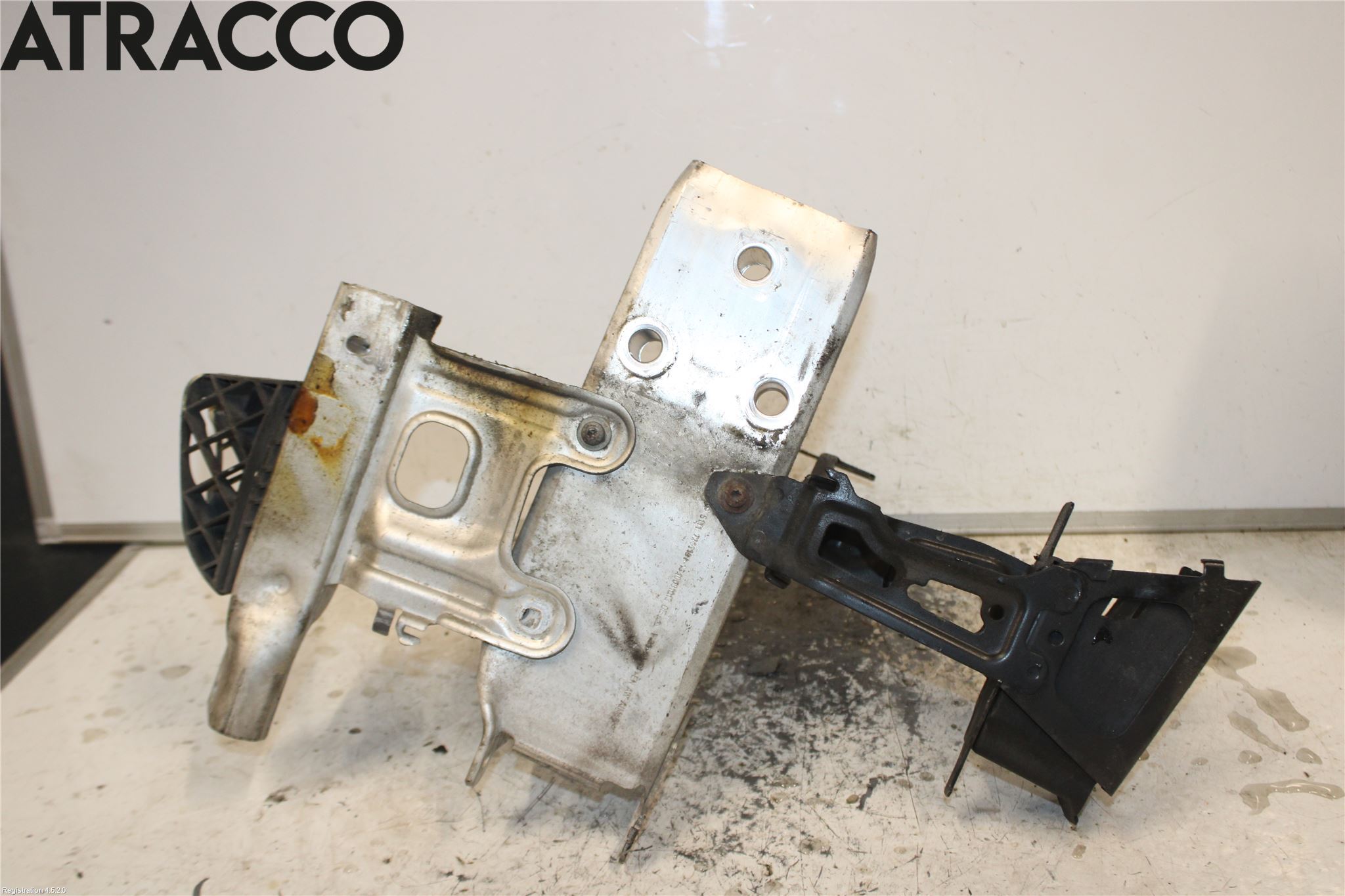 BMW 3 F30/F31/F80 12-19 Støtfanger Foran Demper