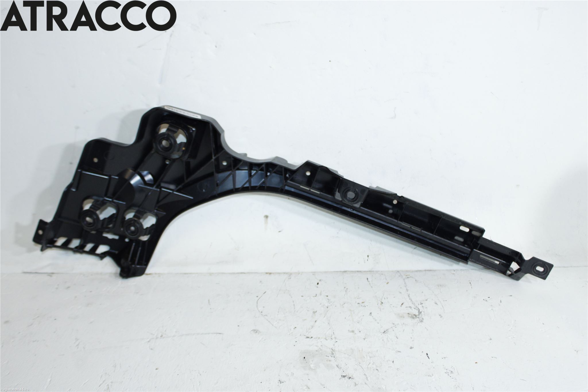 BMW 3 F30/F31/F80 12-19 Støtfangerfeste Bak Venstre