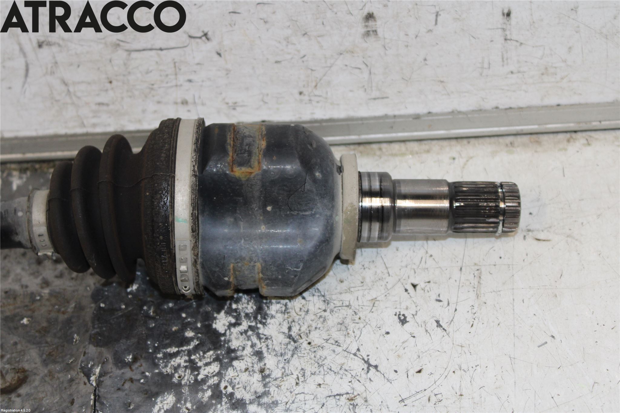 Toyota YARIS XP130 15-20 Drivaksel Foran Kompl Venstre