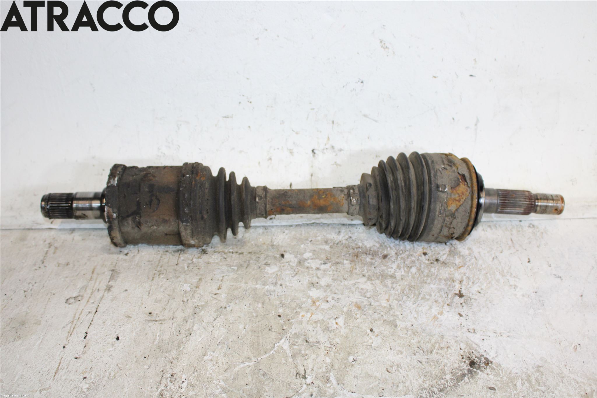 Toyota HILUX 05-16 Drivaksel Foran Kompl Venstre