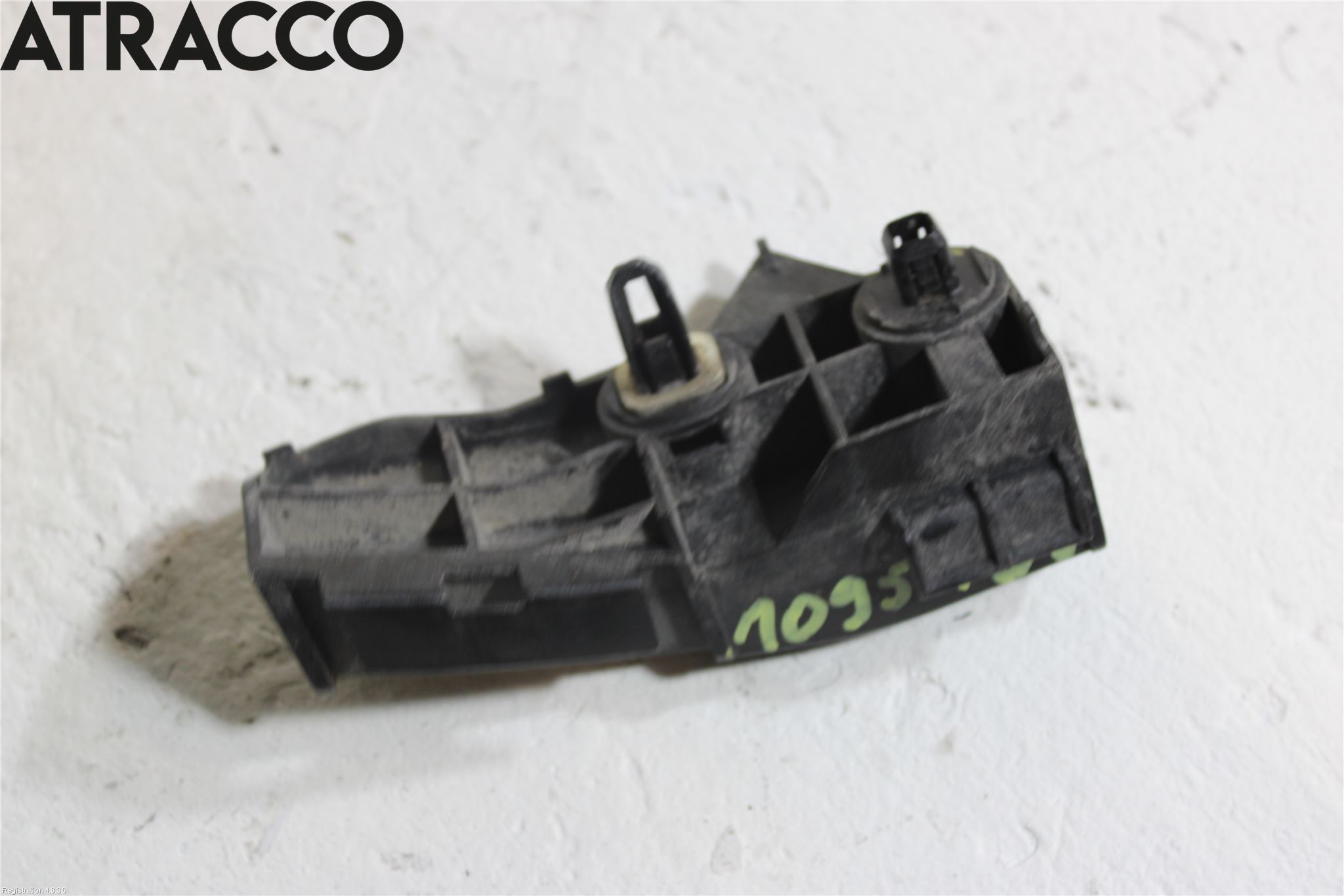 Toyota AURIS 10-12 Støtfangerfeste Bak Venstre