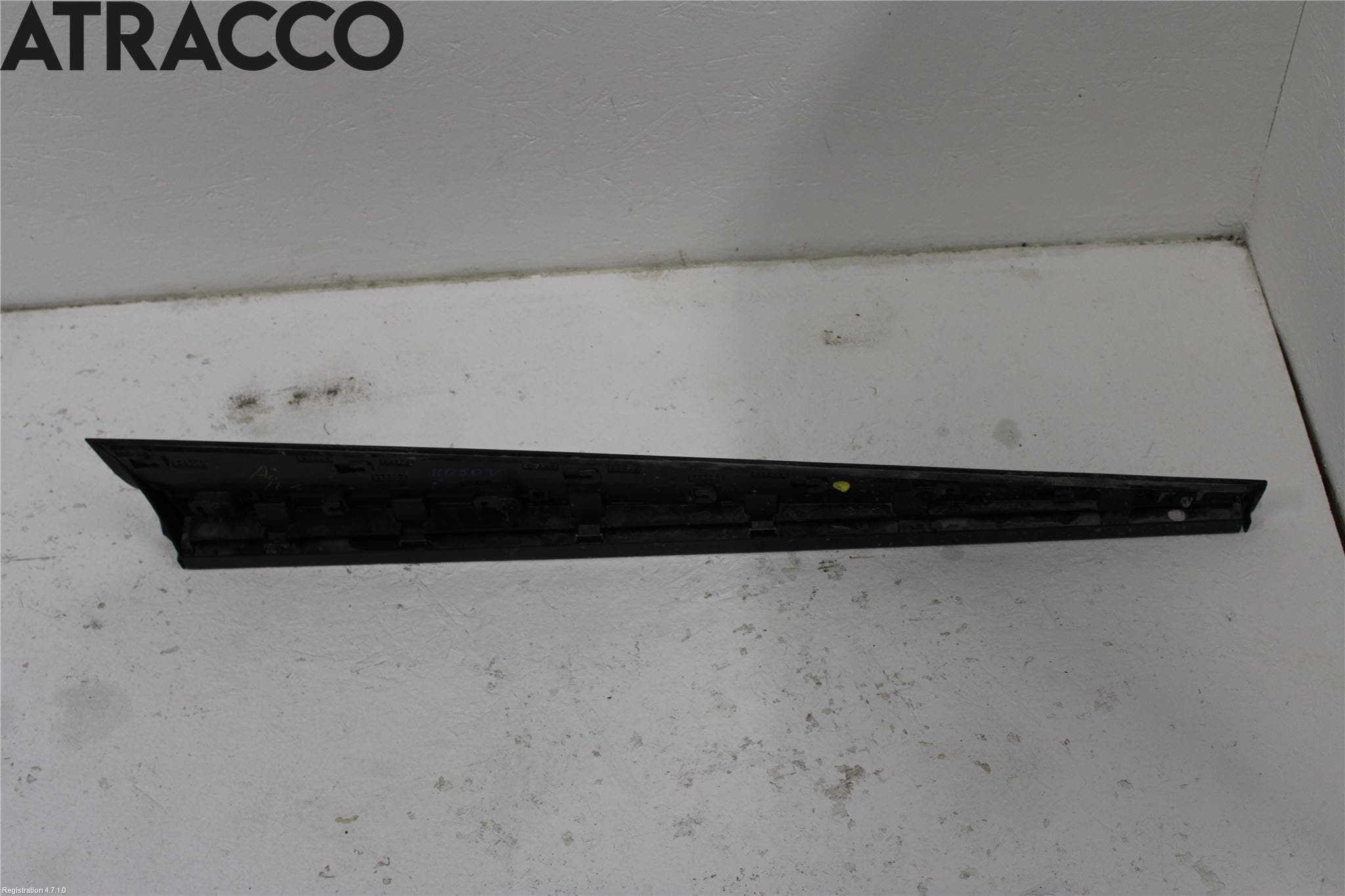 MG 4 23- List Venstre Side