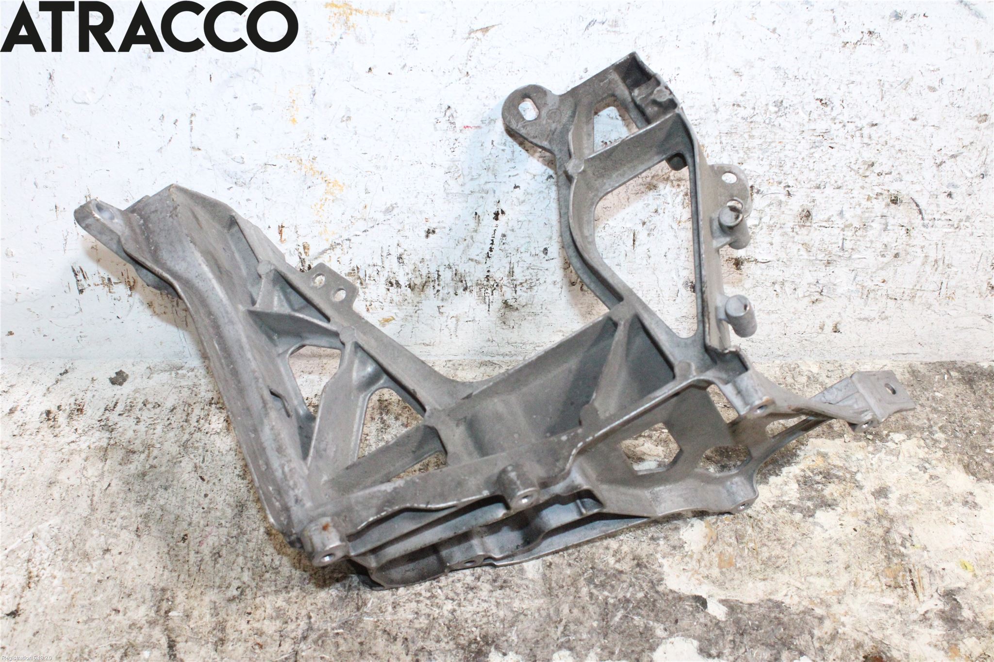 Toyota RAV4 13-18 Frontlykt Hus Venstre