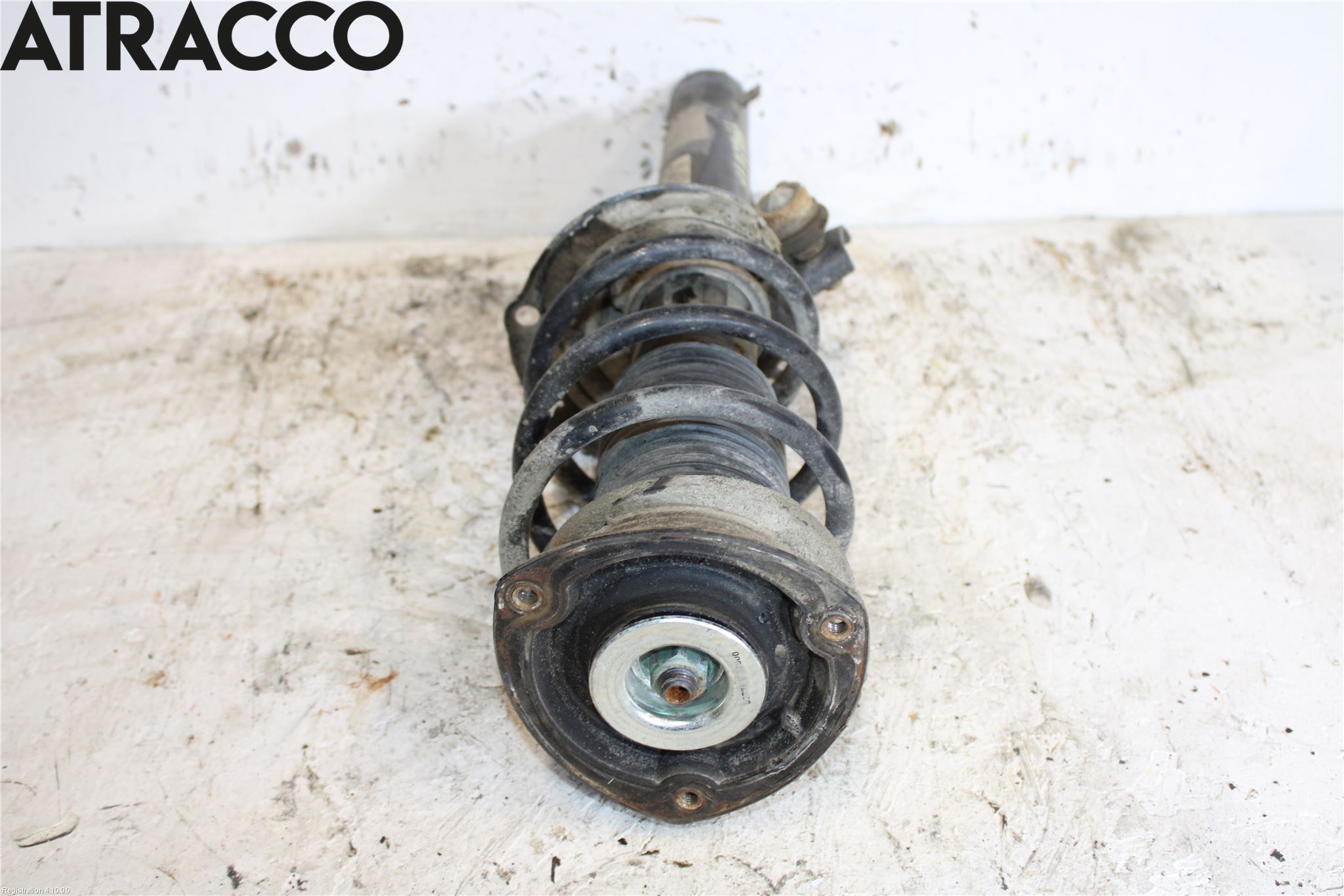 Skoda SUPERB 16-24 Fjærbein Foran Venstre