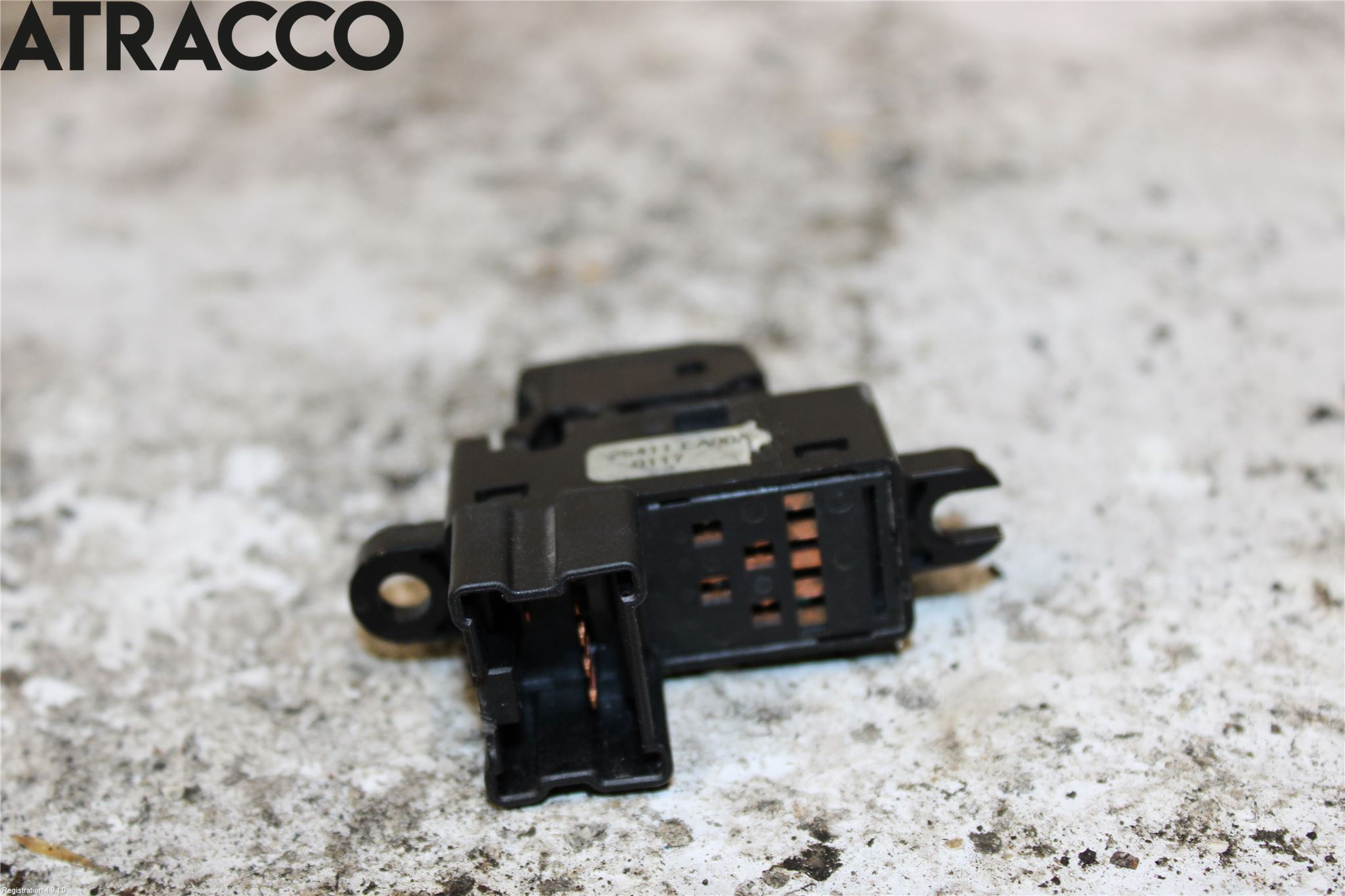 Nissan PATHFINDER R51 05-12 Bryter Vindusheis