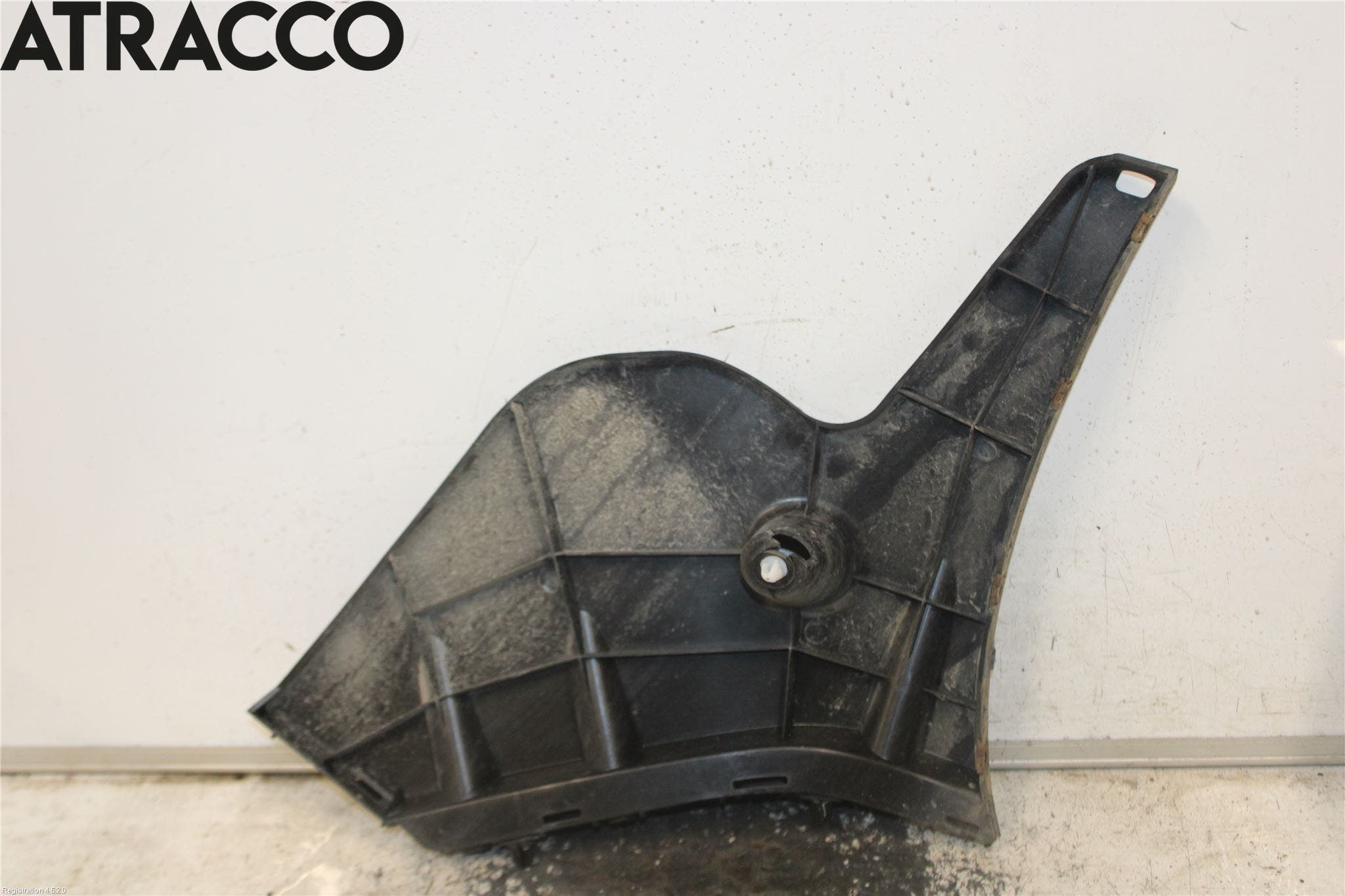 Volvo V60 14-18 Støtfangerfeste Bak Høyre