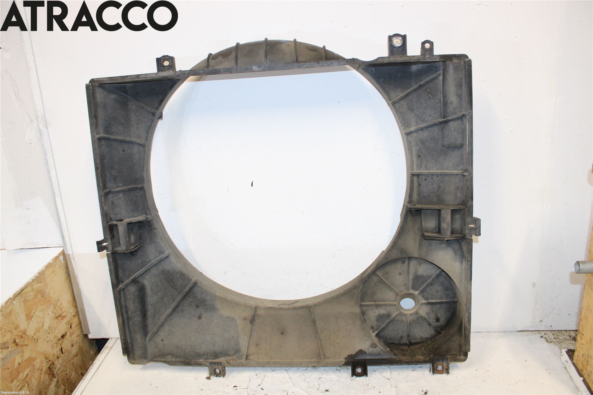 Toyota HI-ACE 95-05 Radiator Feste - Ramme - Bjelk