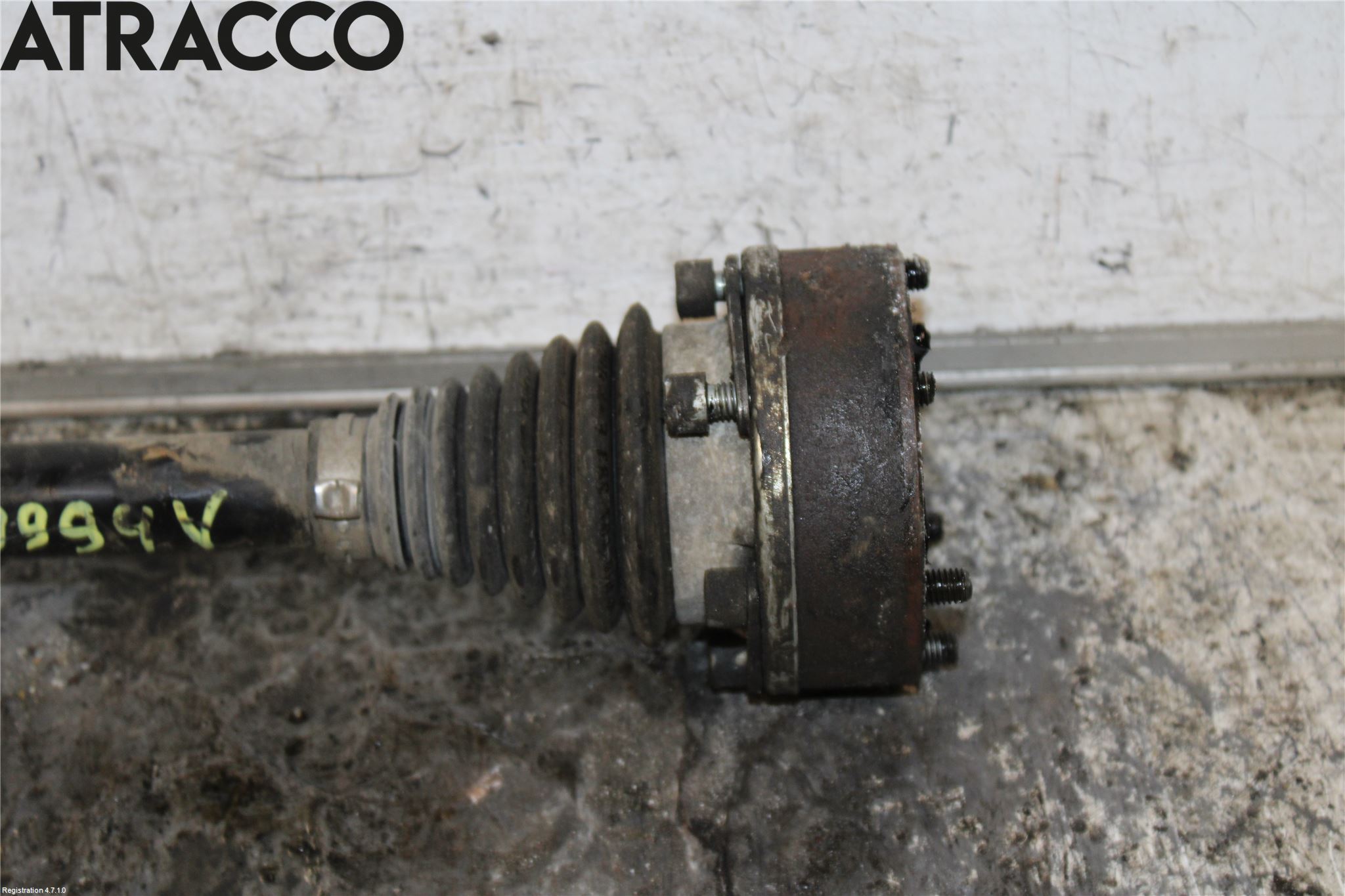 Volkswagen VW TOURAN 10-15 Drivaksel Foran Kompl Venstre