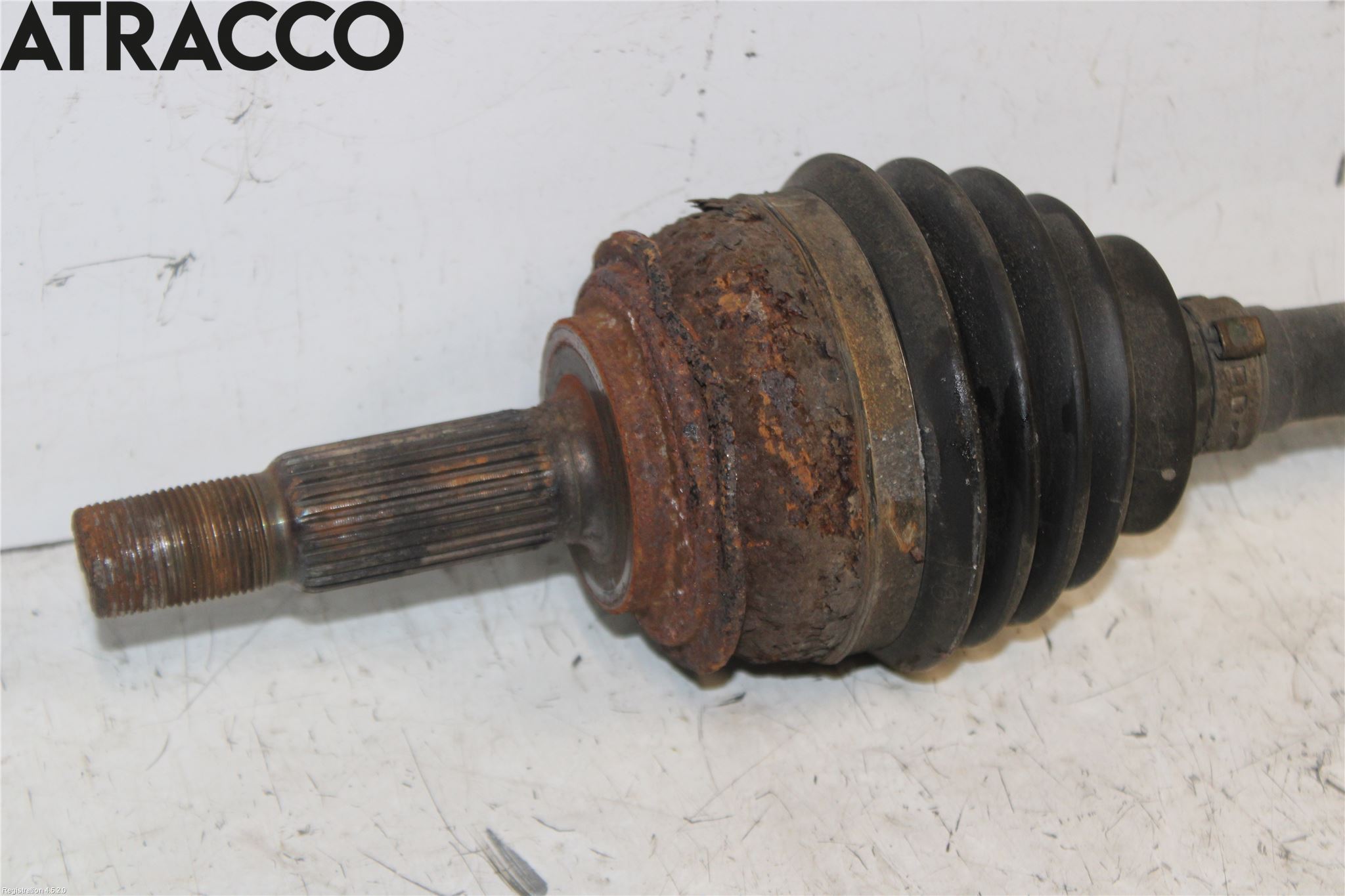 Toyota YARIS XP130 15-20 Drivaksel Foran Kompl Venstre