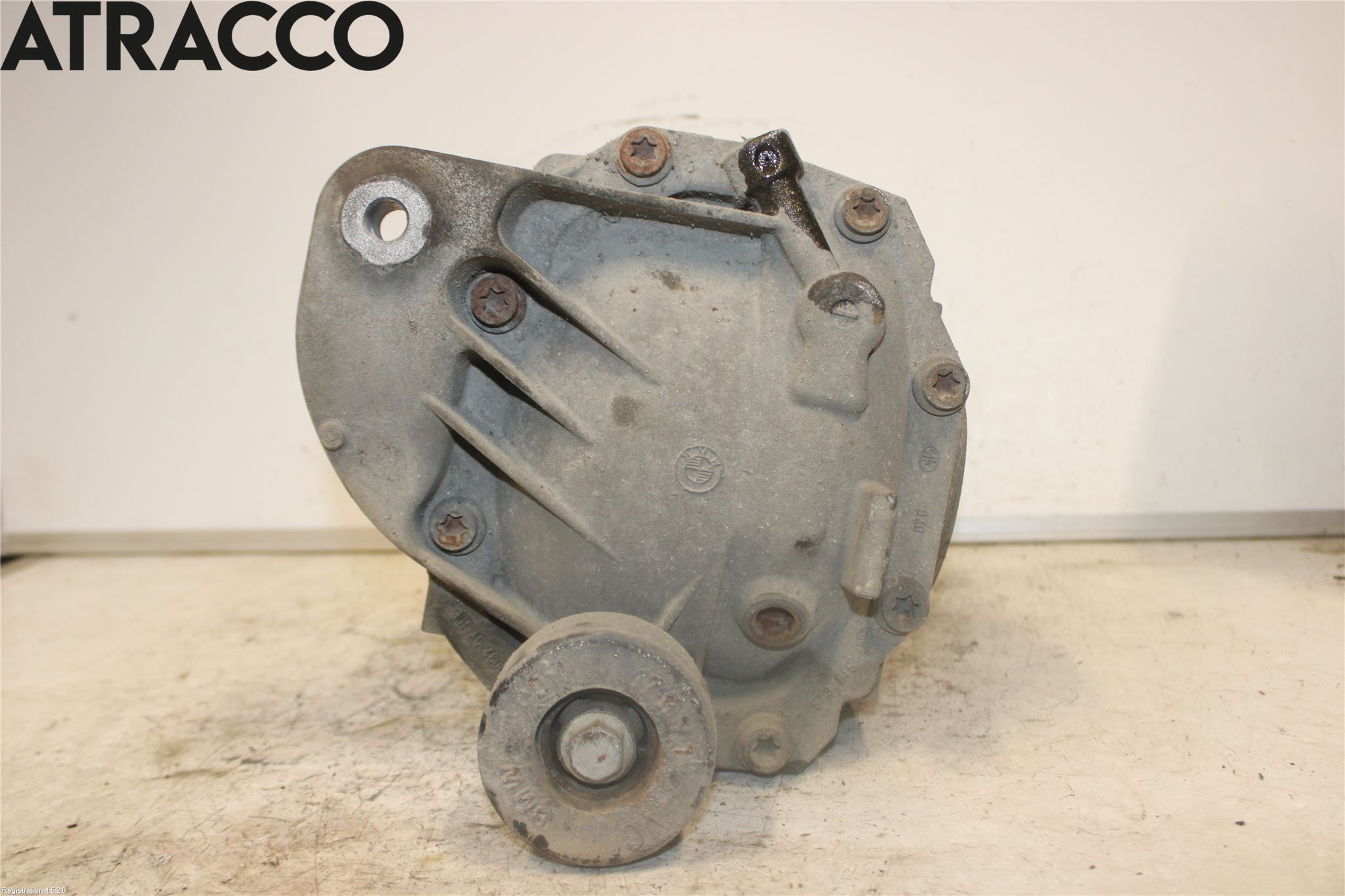 BMW 5 F10/F11/F18 09-17 Bakaksel Kardang Bak -Diff