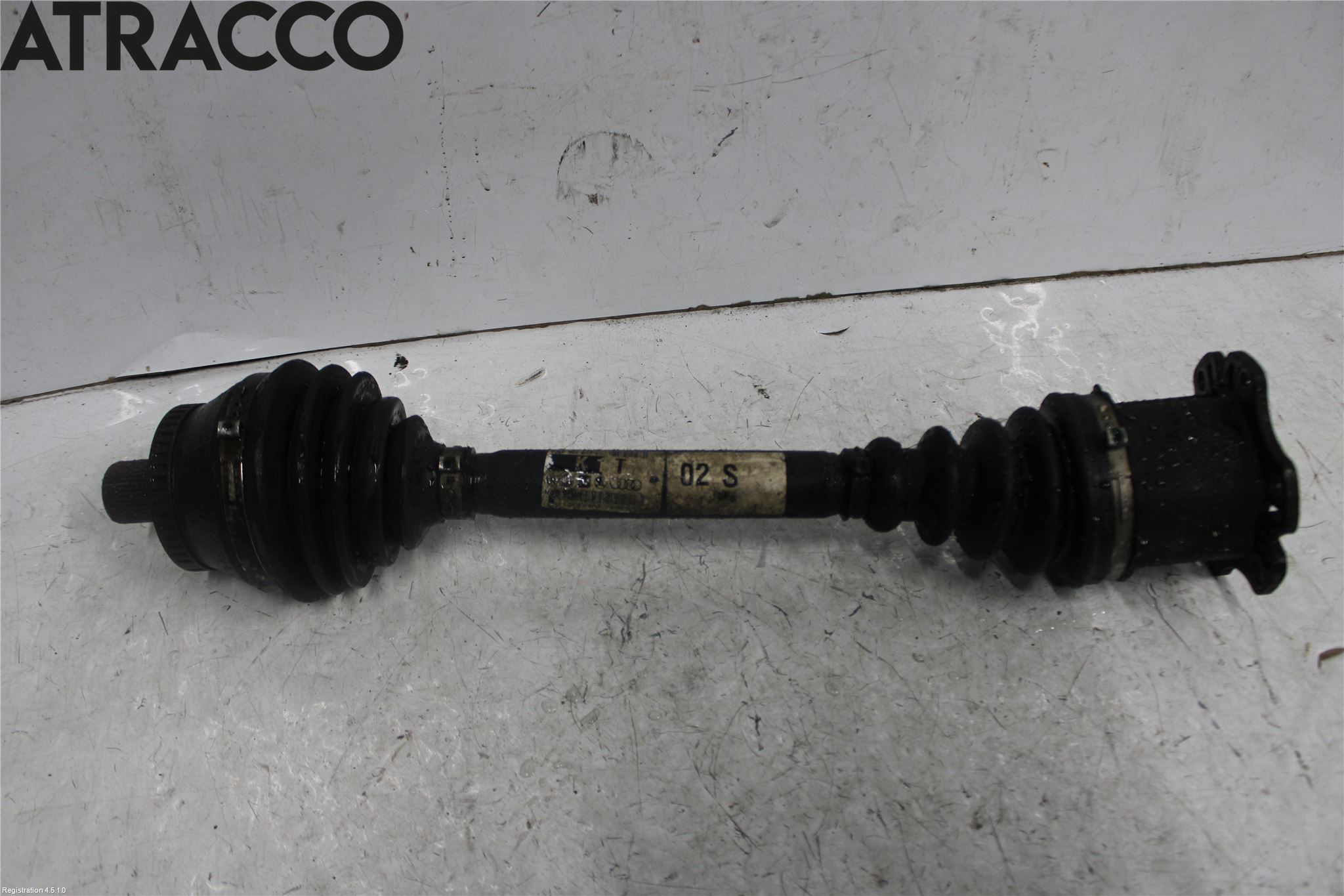 Audi A4/S4 01-05 Drivaksel Foran Kompl Høyre