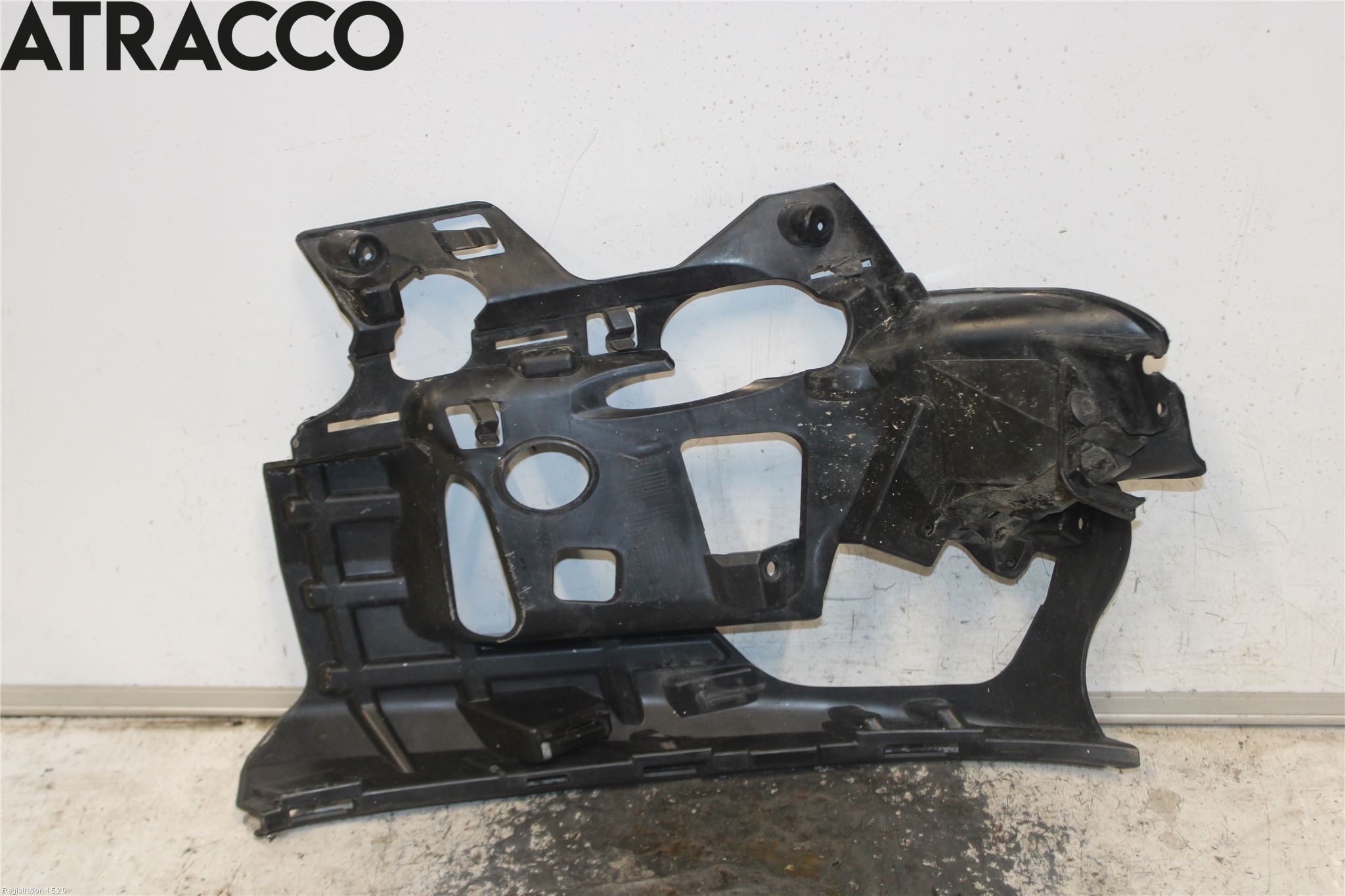 Volvo V60 14-18 Støtfanger Foran Feste