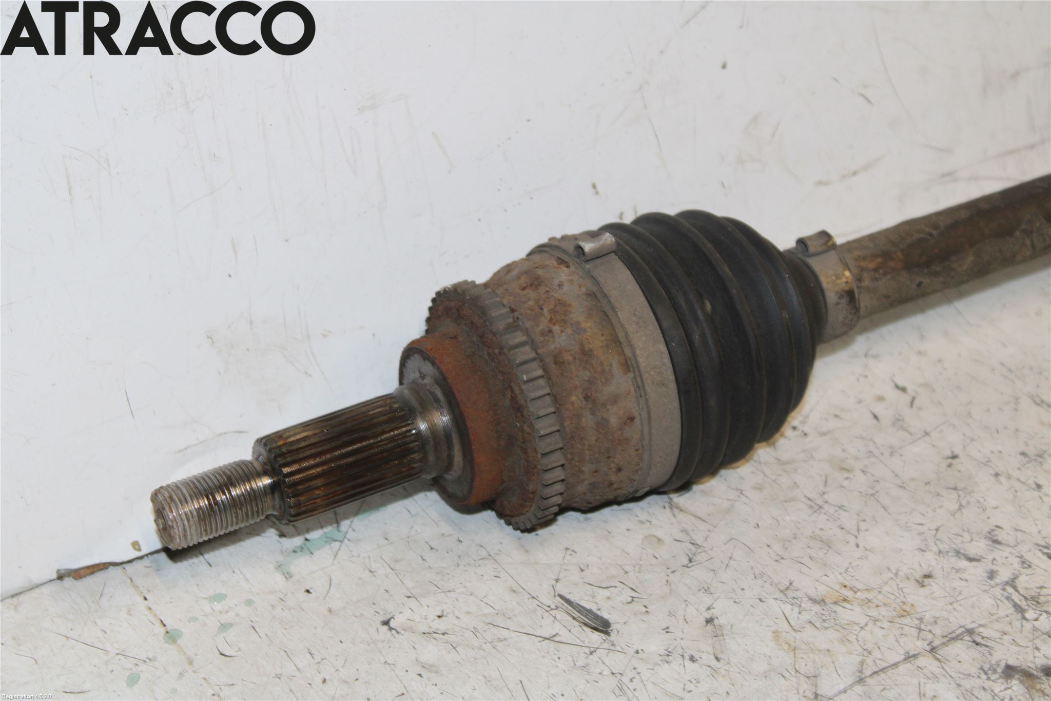 Suzuki SWIFT 05-10 Drivaksel Foran Kompl Venstre