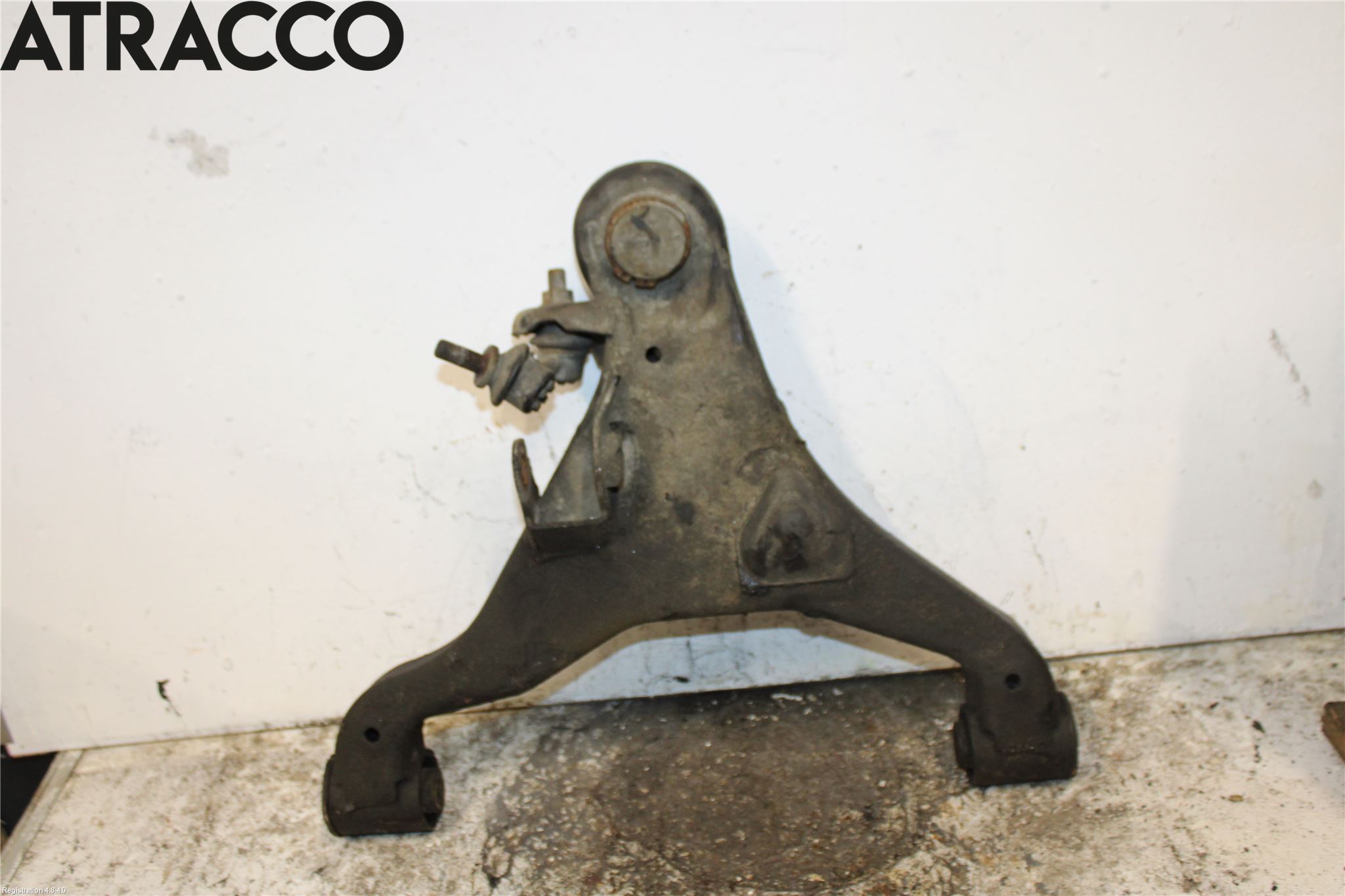 Nissan NAVARA 05-16 Bærearm Foran Høyre Nedre