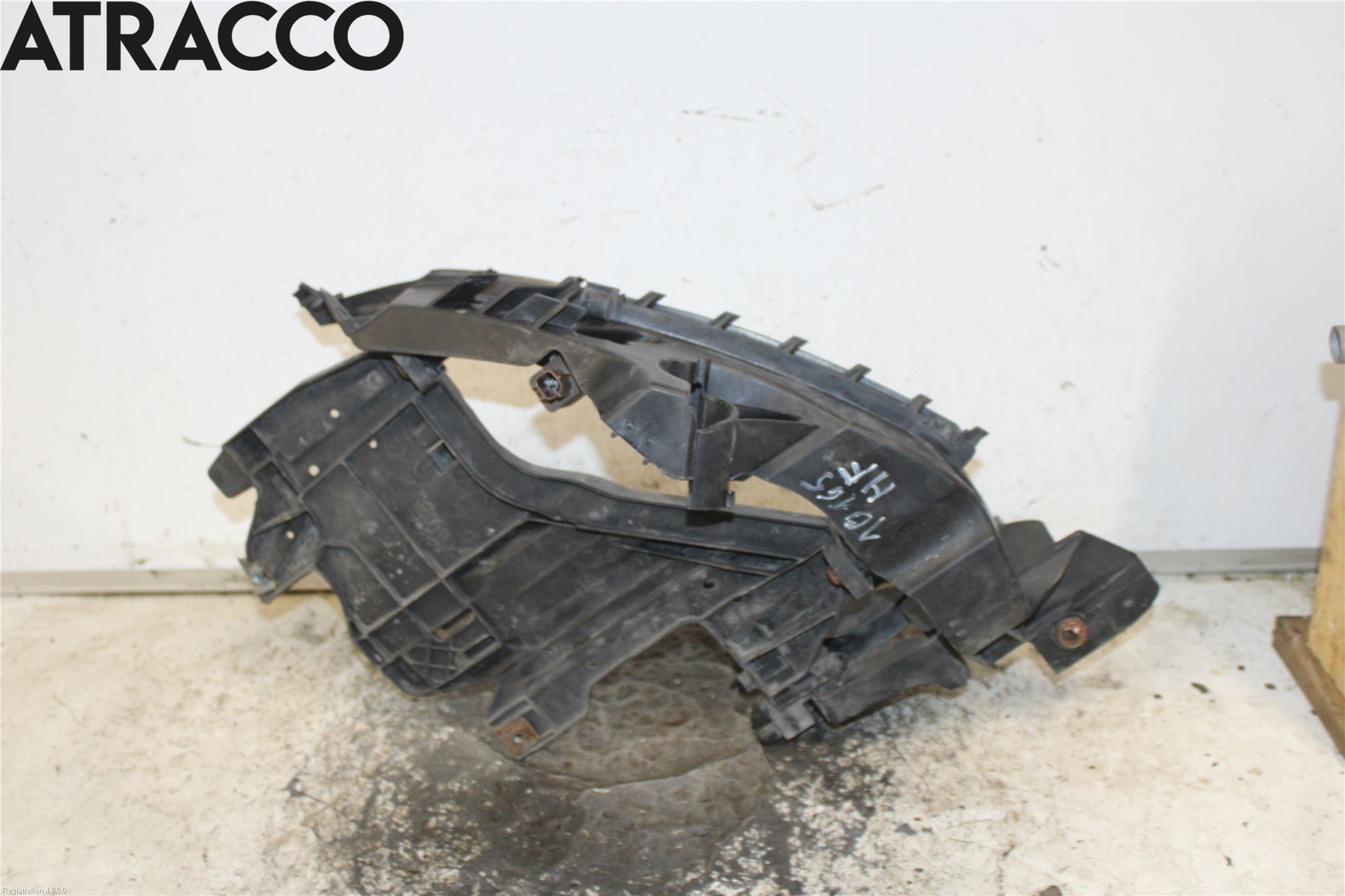 Audi A4/S4 08-11 Frontlykt Holder-Feste