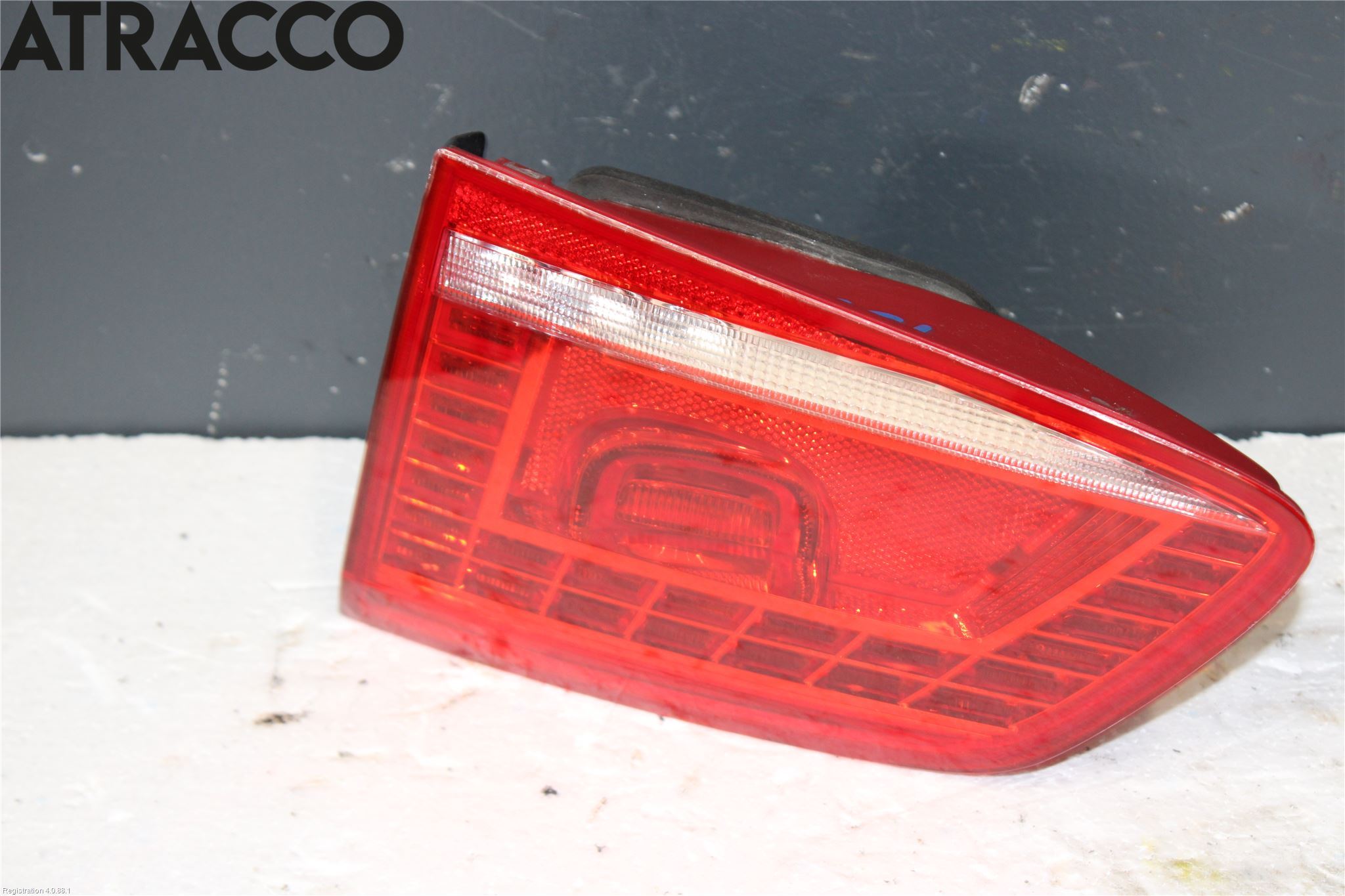 Volkswagen VW PASSAT 11-14 Baklykt Høyre  På Luke(Indre)