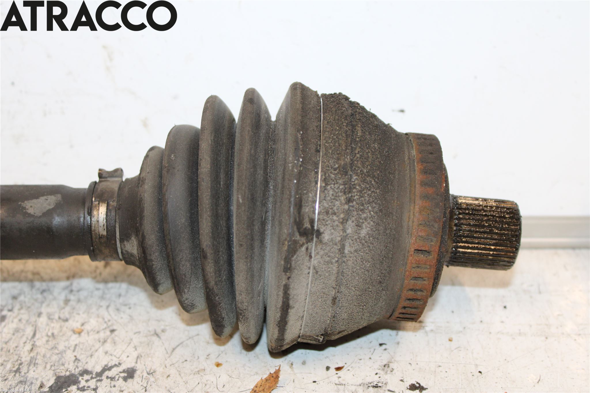 Audi A4/S4 01-05 Drivaksel Foran Kompl Høyre