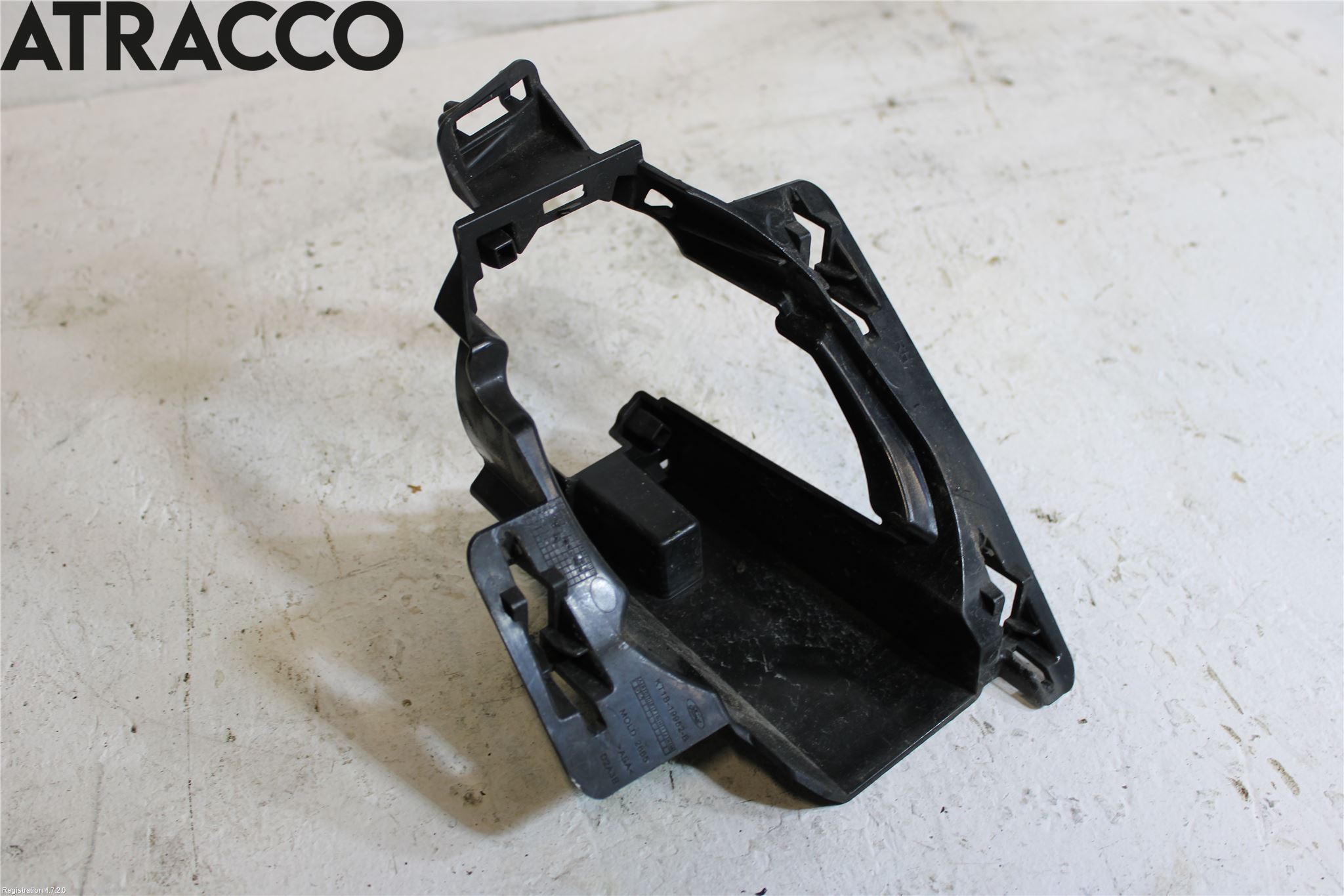 Ford TRANSIT/TOURNEO CONNECT 13-22 Frontlykt Kurve-Tåkelys Ramme