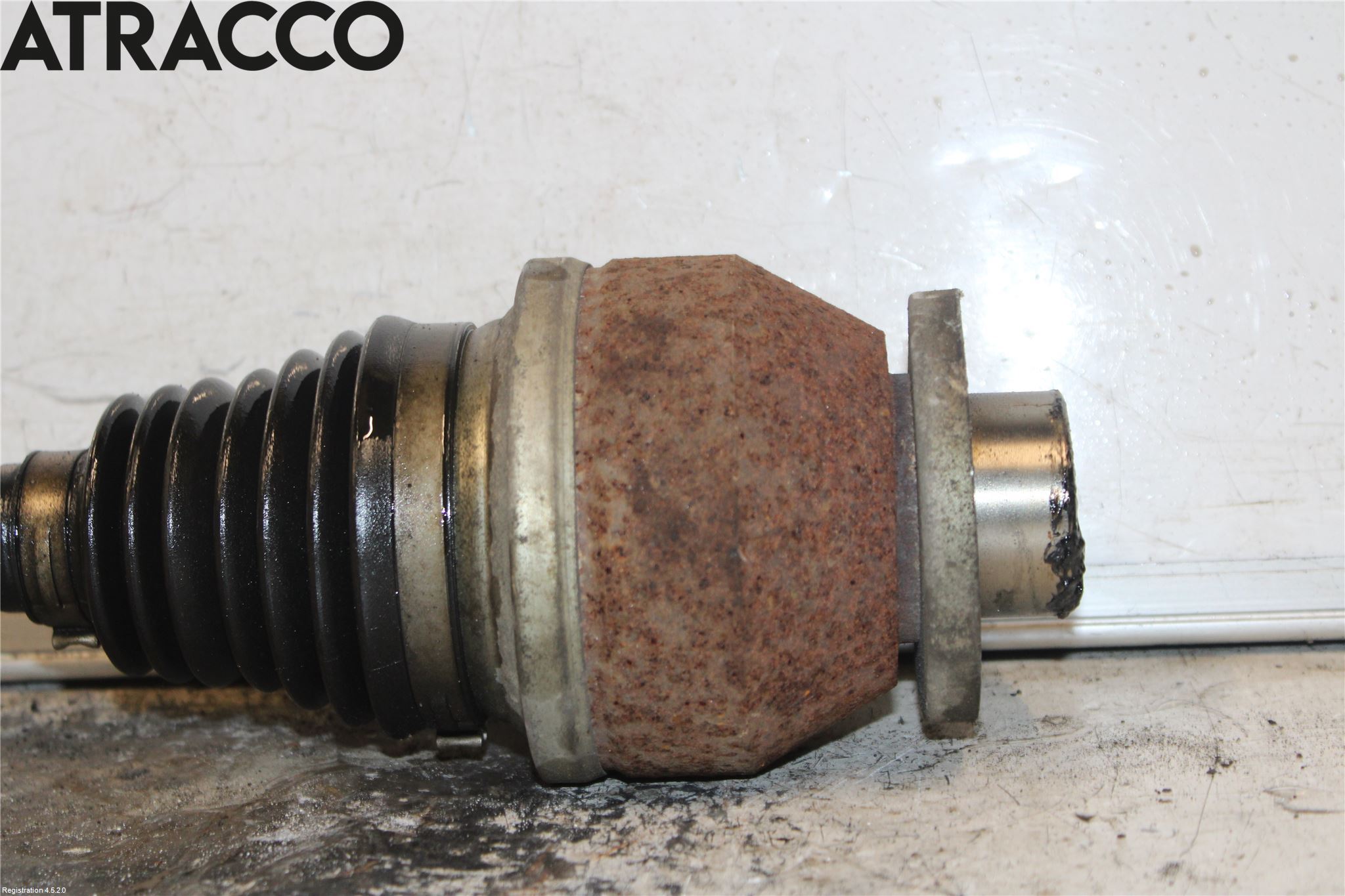Volkswagen VW TRANSP/CARAVELLE (T5) 04-15 Drivaksel Foran Kompl Venstre