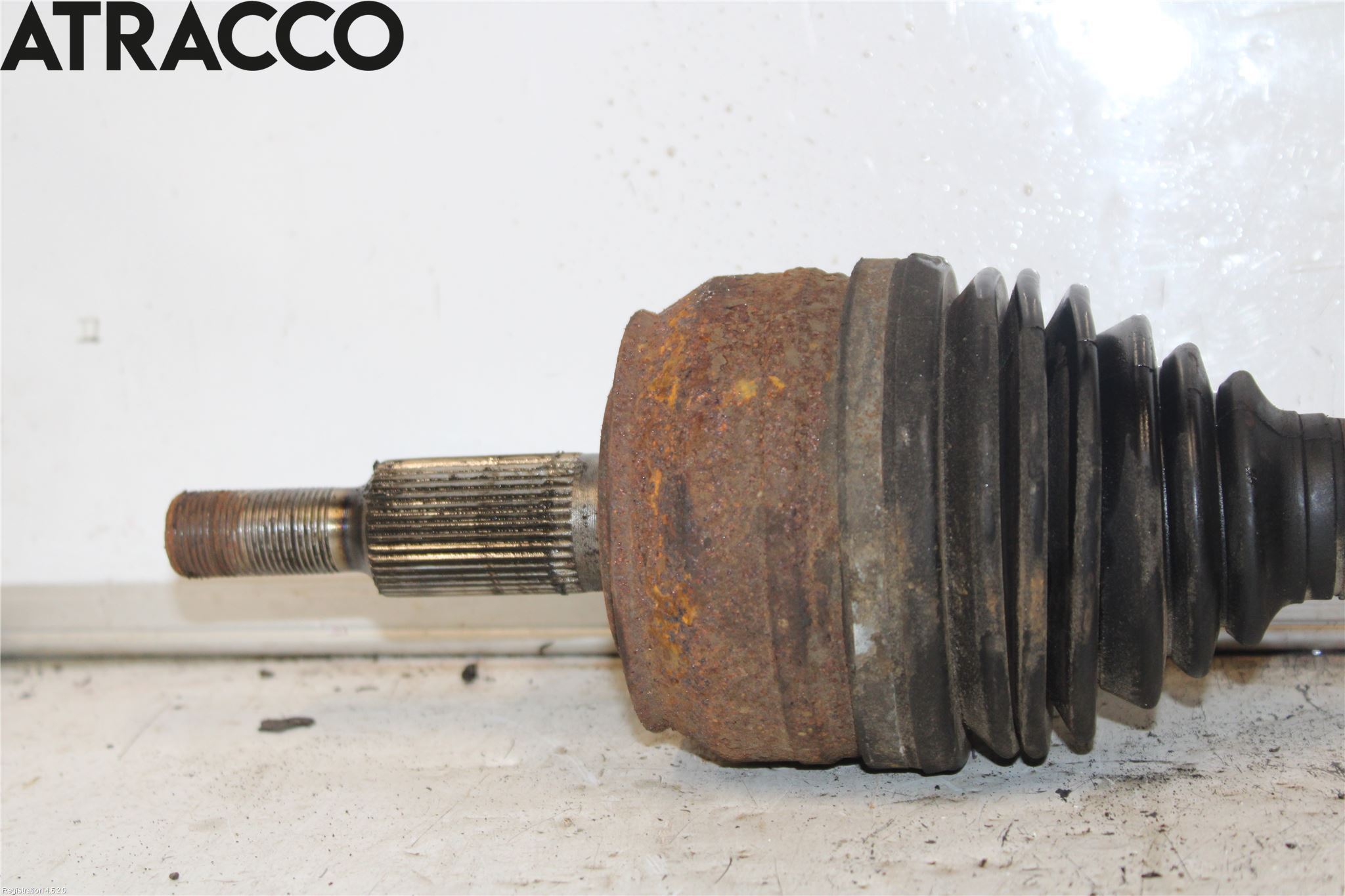 Volkswagen VW TRANSP/CARAVELLE (T5) 04-15 Drivaksel Foran Kompl Venstre