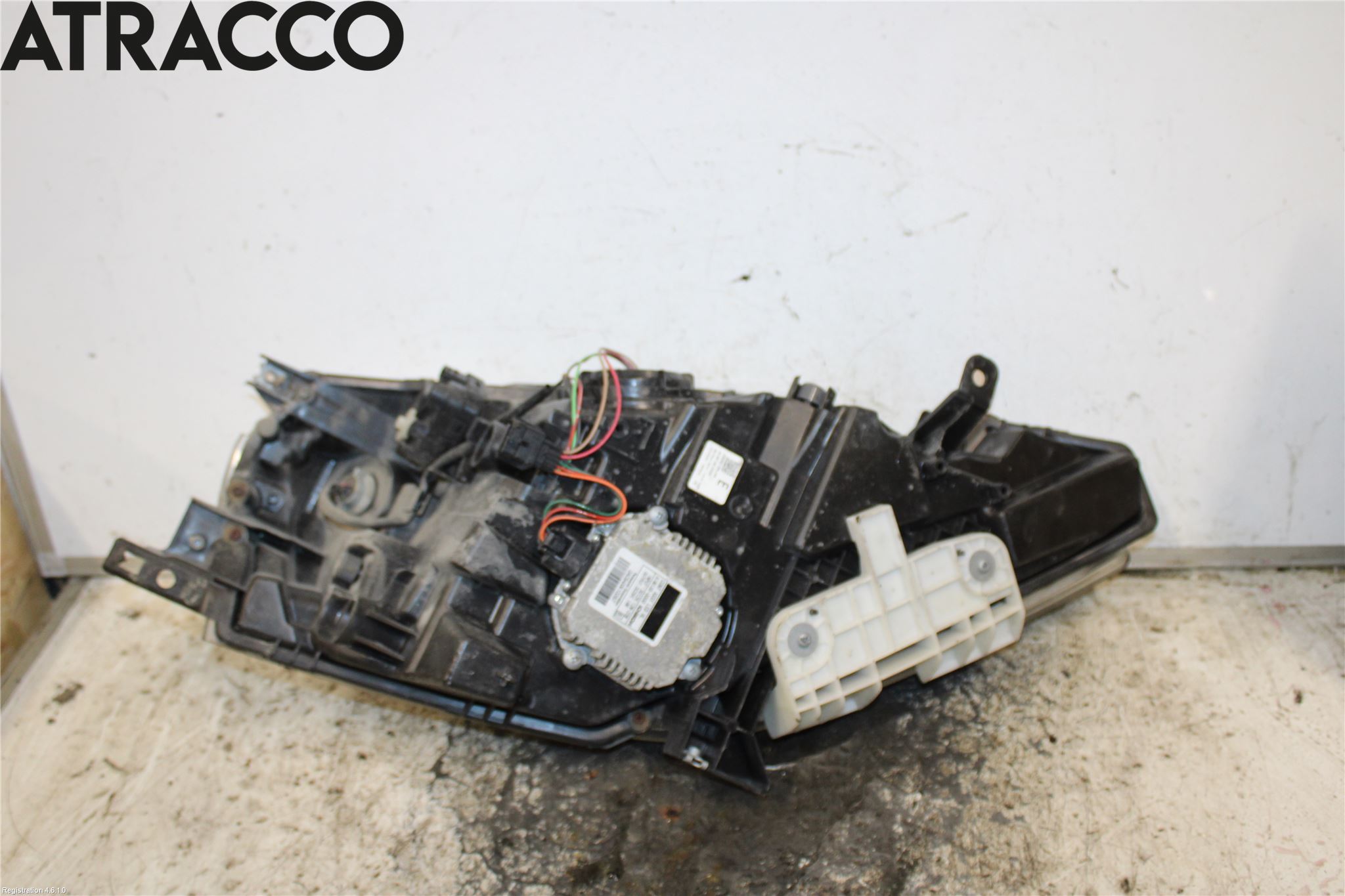 Nissan LEAF 11-17 Frontlykt Venstre