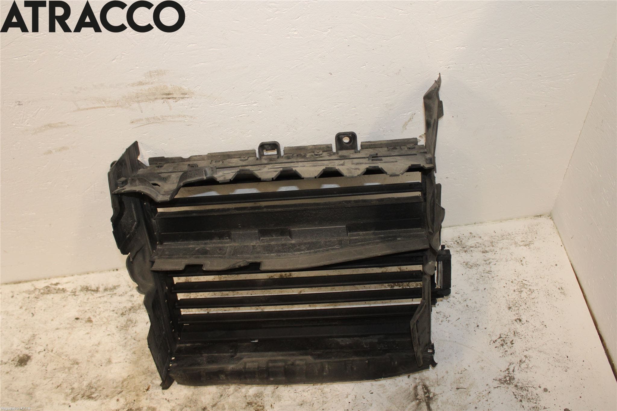 Peugeot 2008/E-2008 20- Luftstyring Front