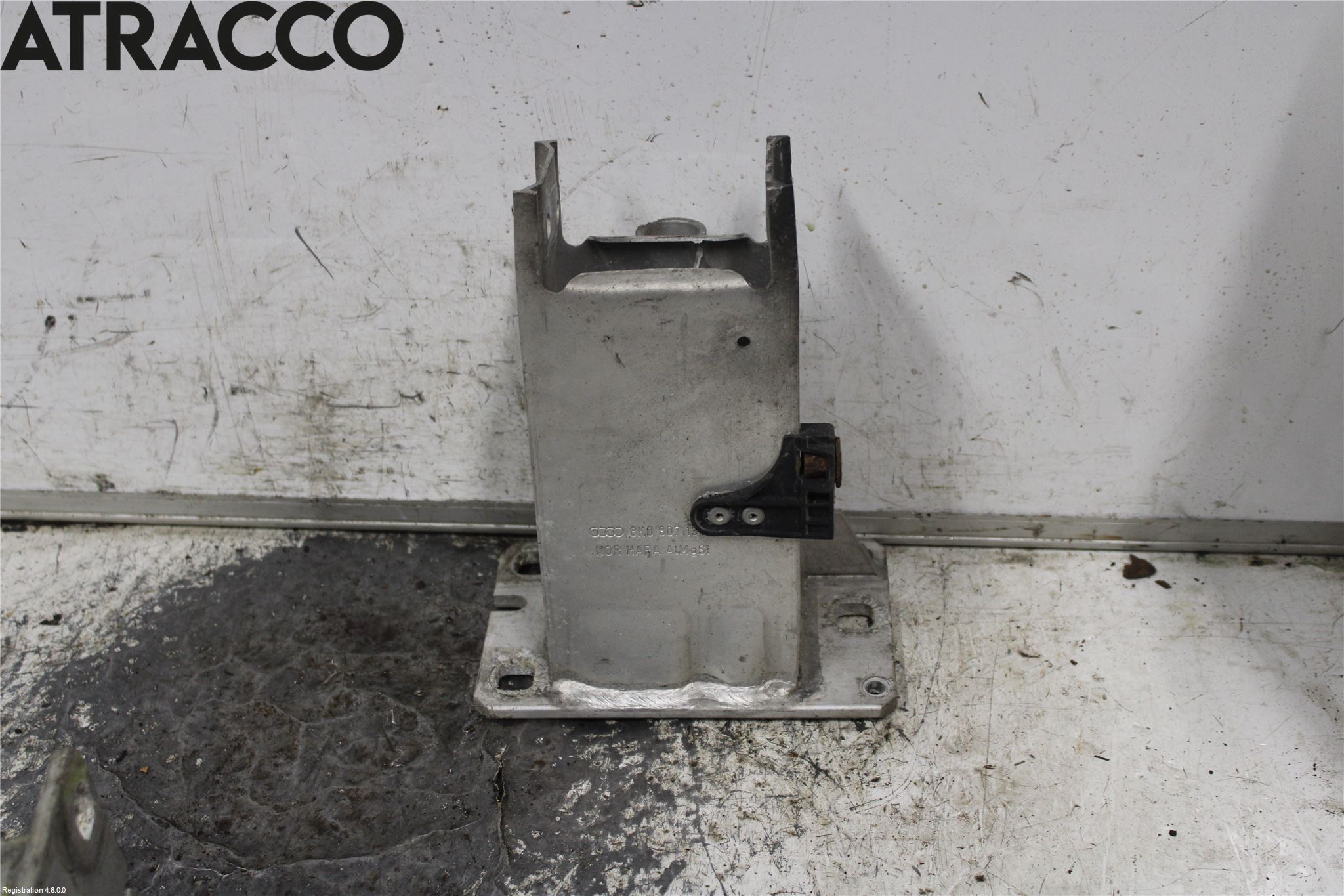 Audi A4/S4 08-11 Støtfanger Foran Feste