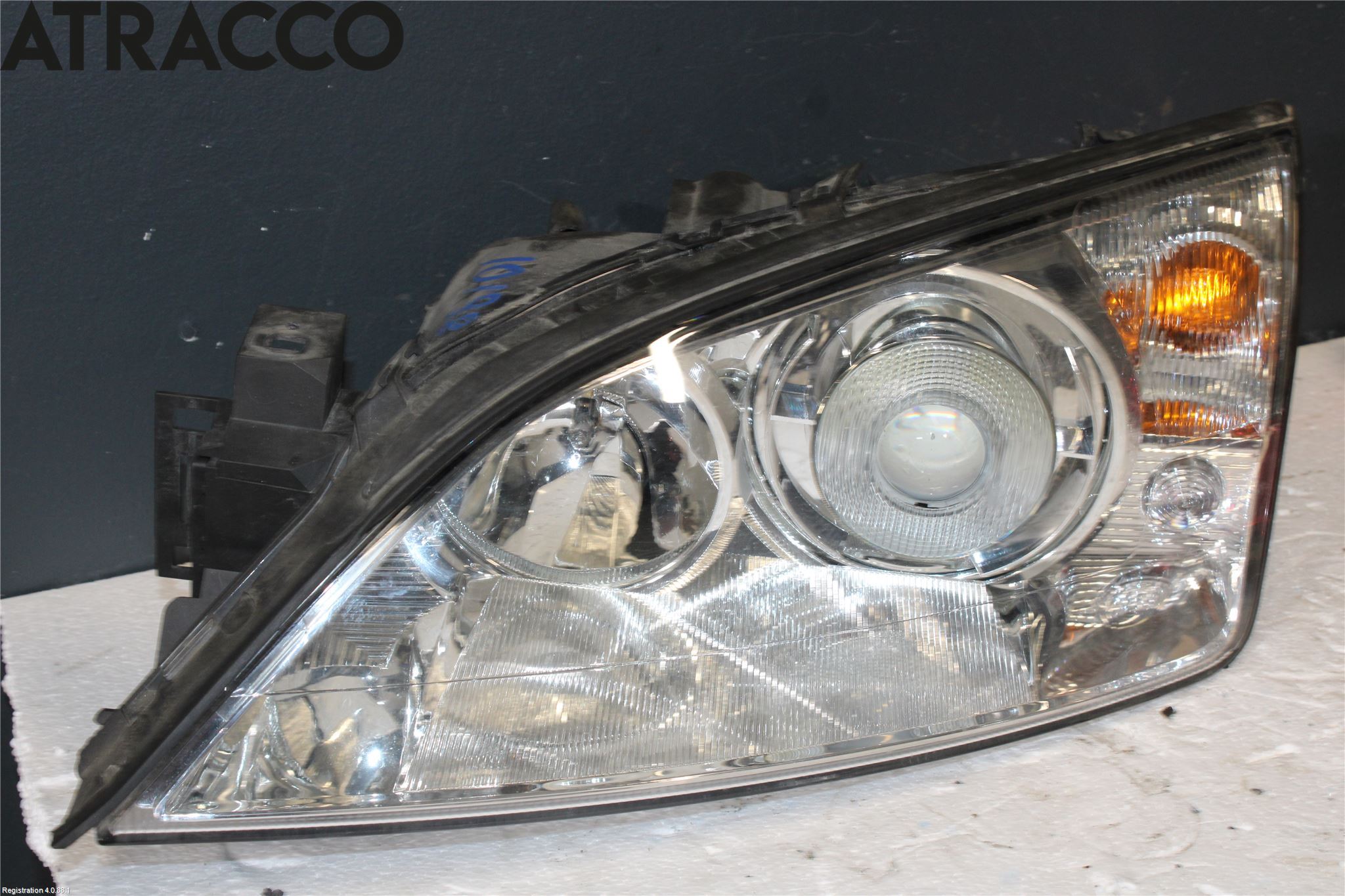 Ford MONDEO     01-06 Frontlykt Venstre