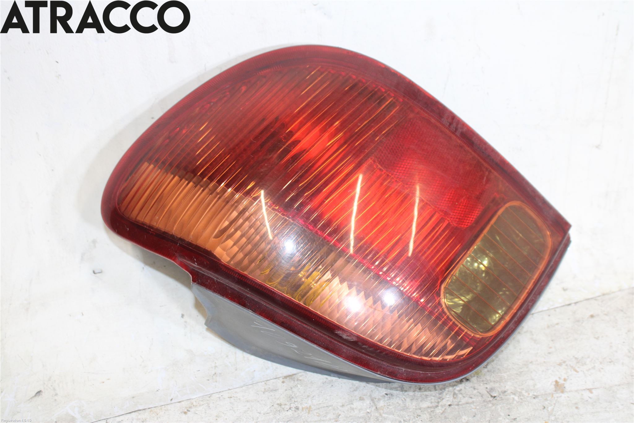 Toyota YARIS P1 03-05 Baklykt Høyre