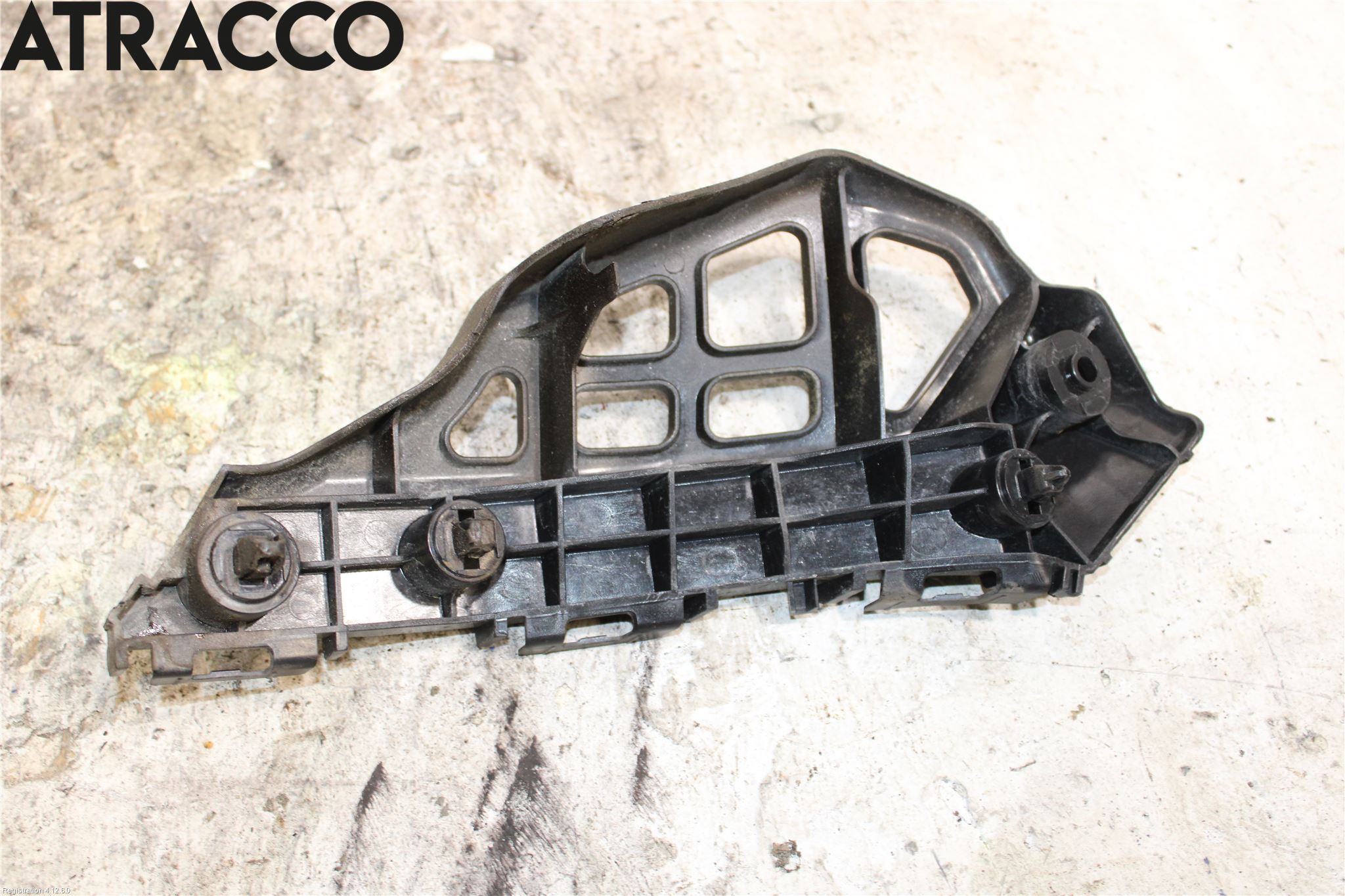 Toyota AURIS 13-19 Støtfangerfeste Foran Høyre