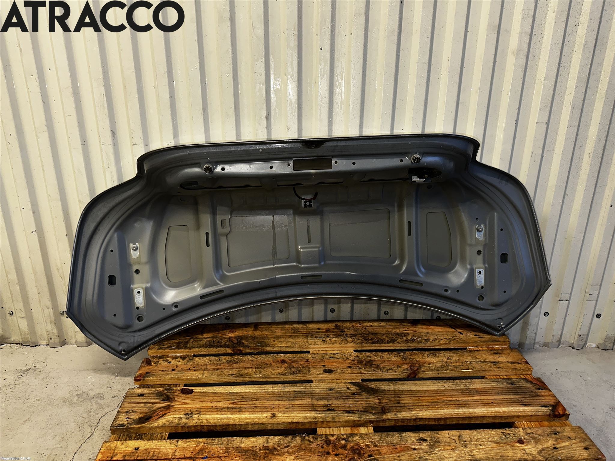 BMW 5 E60/61 Sed/Tou 02-10 Bakluke Koffertlokk